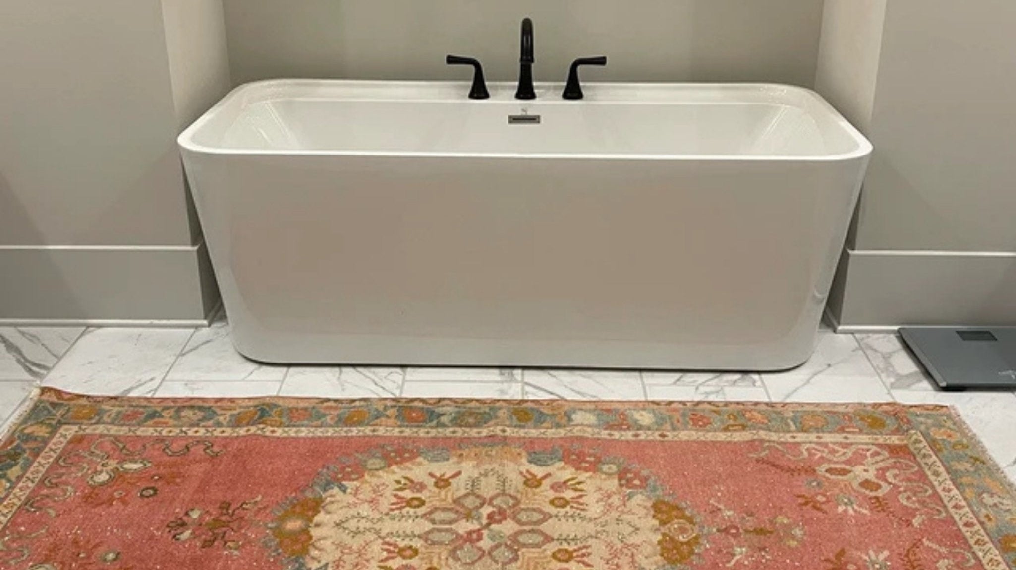 Creative Bathroom Rug Placement Ideas - Kirmen™