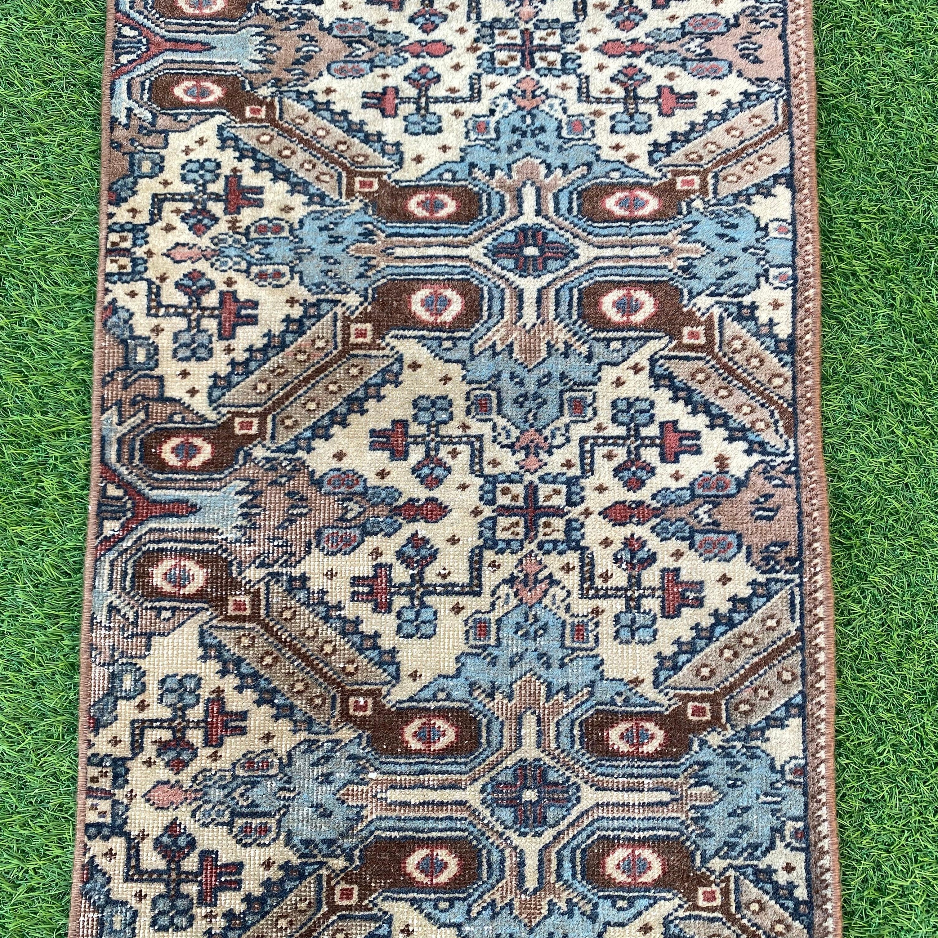 Adams 1'5'' x 2'9''