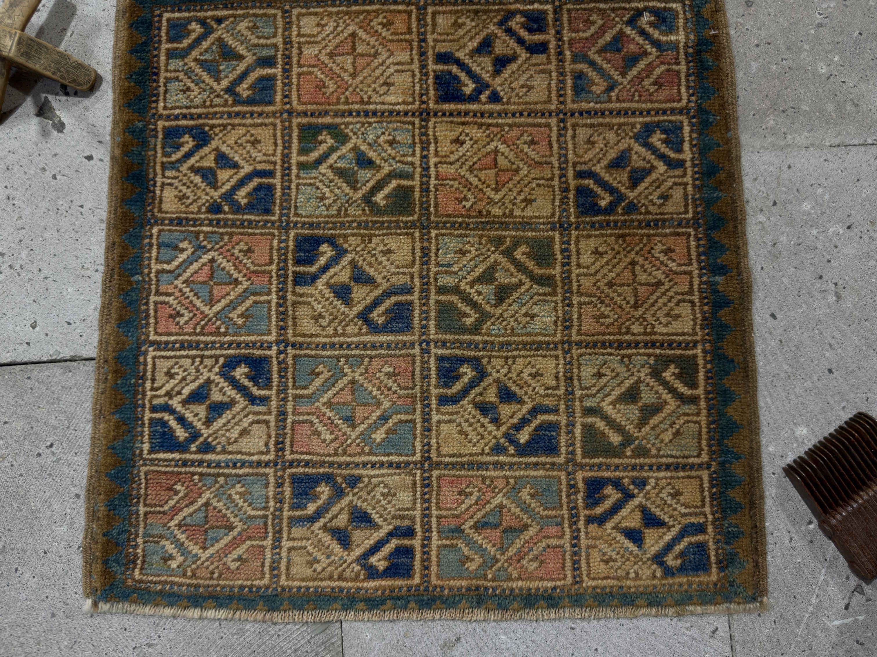 Albertine 1’10” x 1’10”