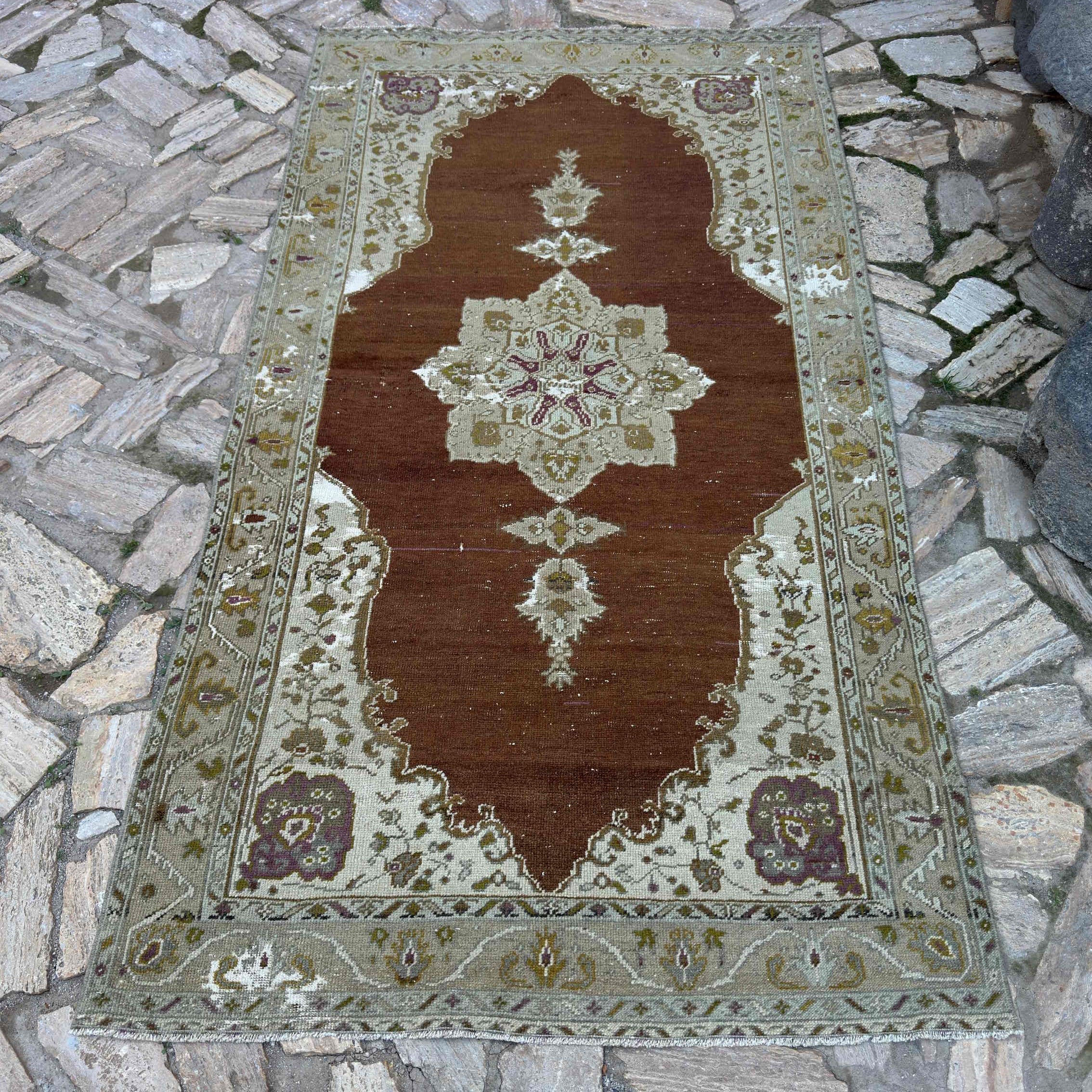 Aldous 4'1'' x 7'4''