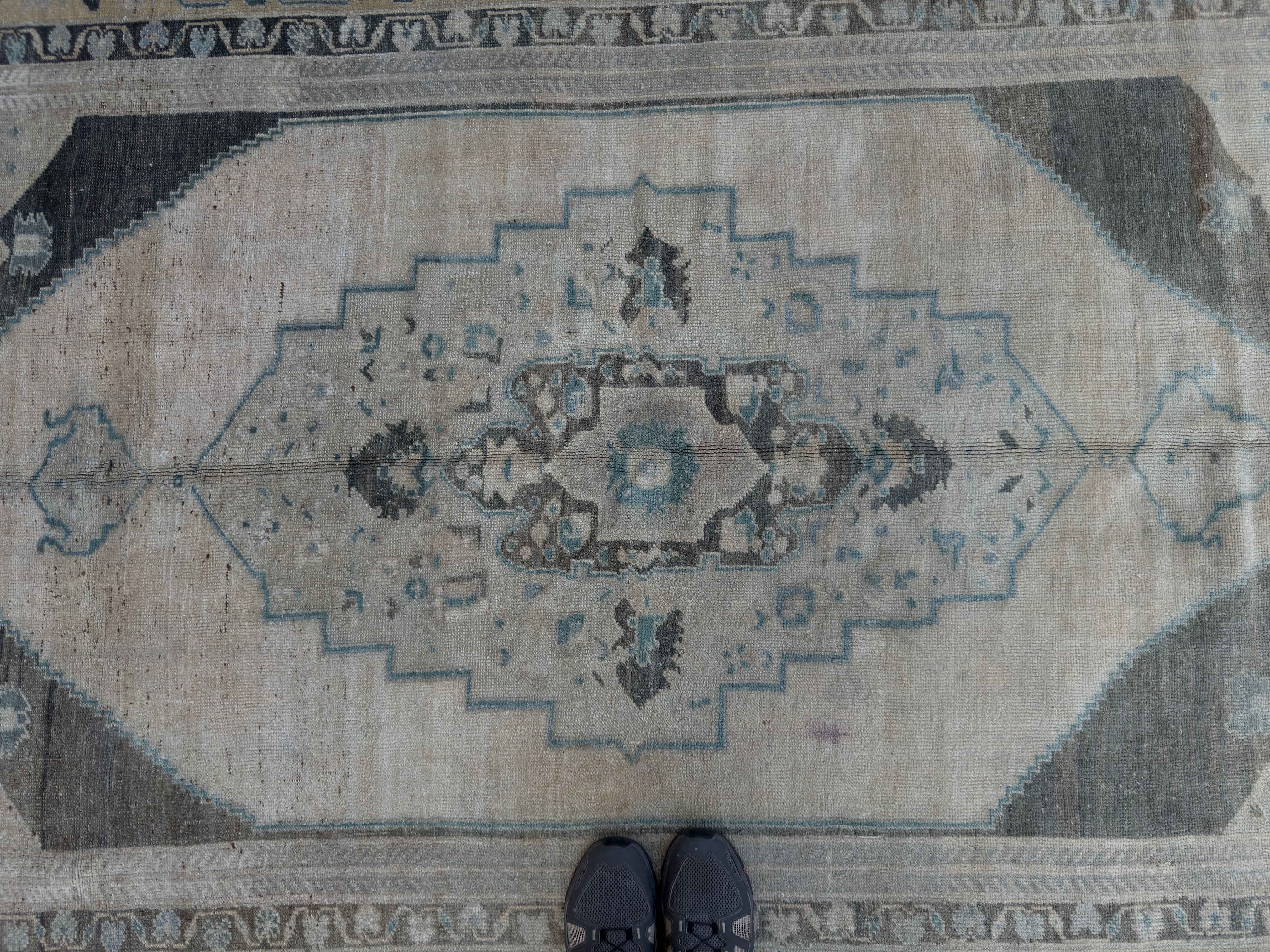 Alene 5’2” x 8’7”