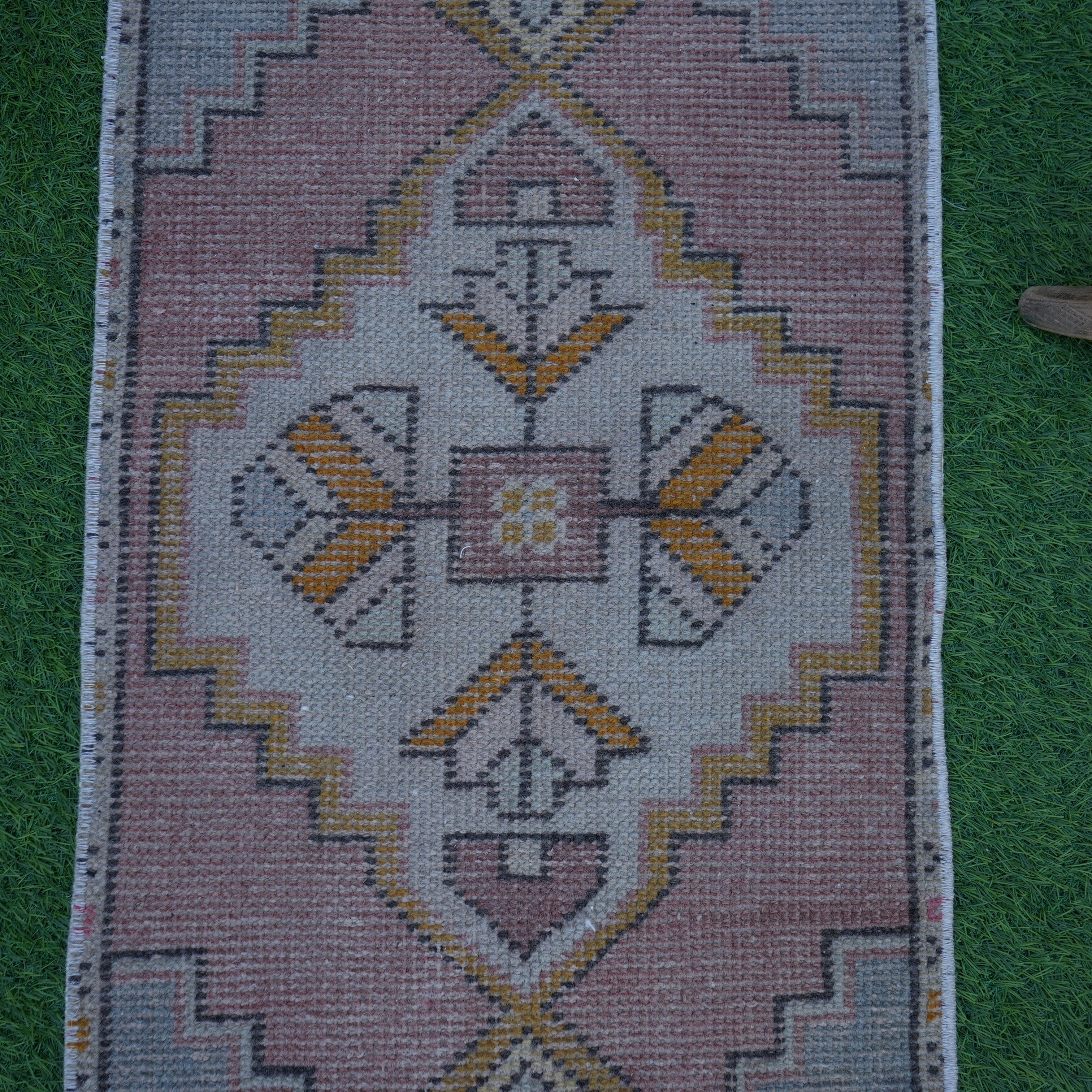 Ara - Vintage Turkish Rug