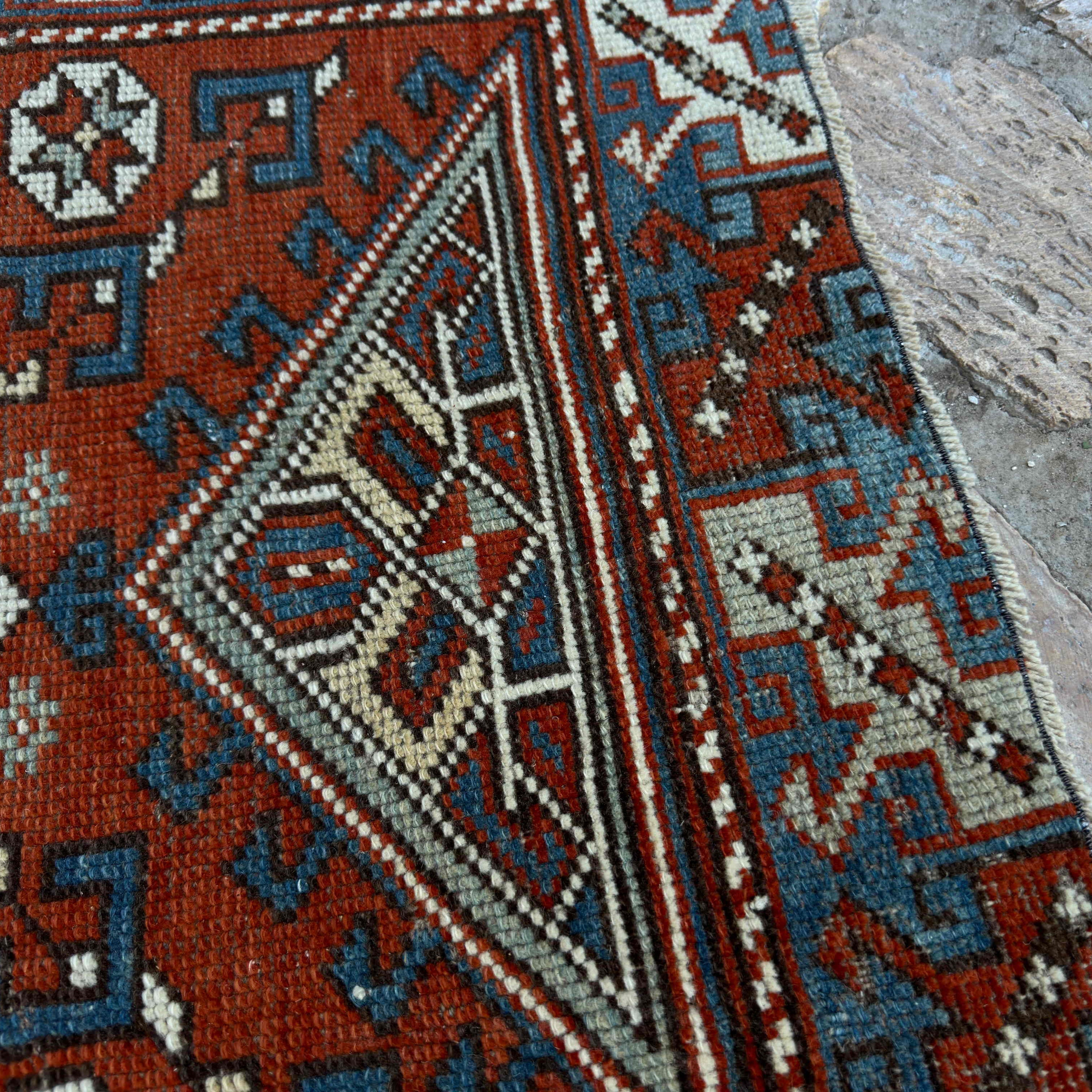 Arian 2'10'' x 4'3''