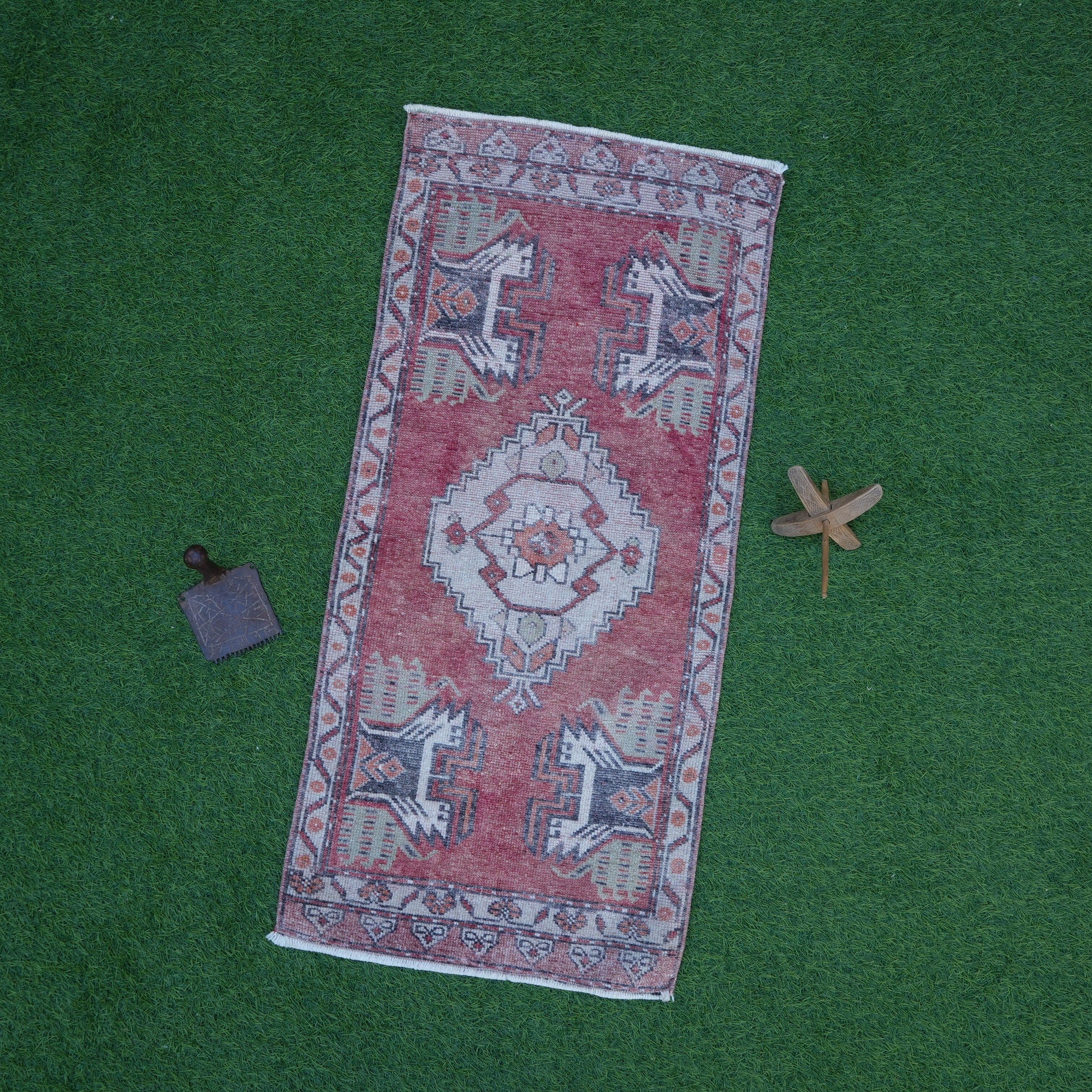 Arlie - Small Vintage Rug
