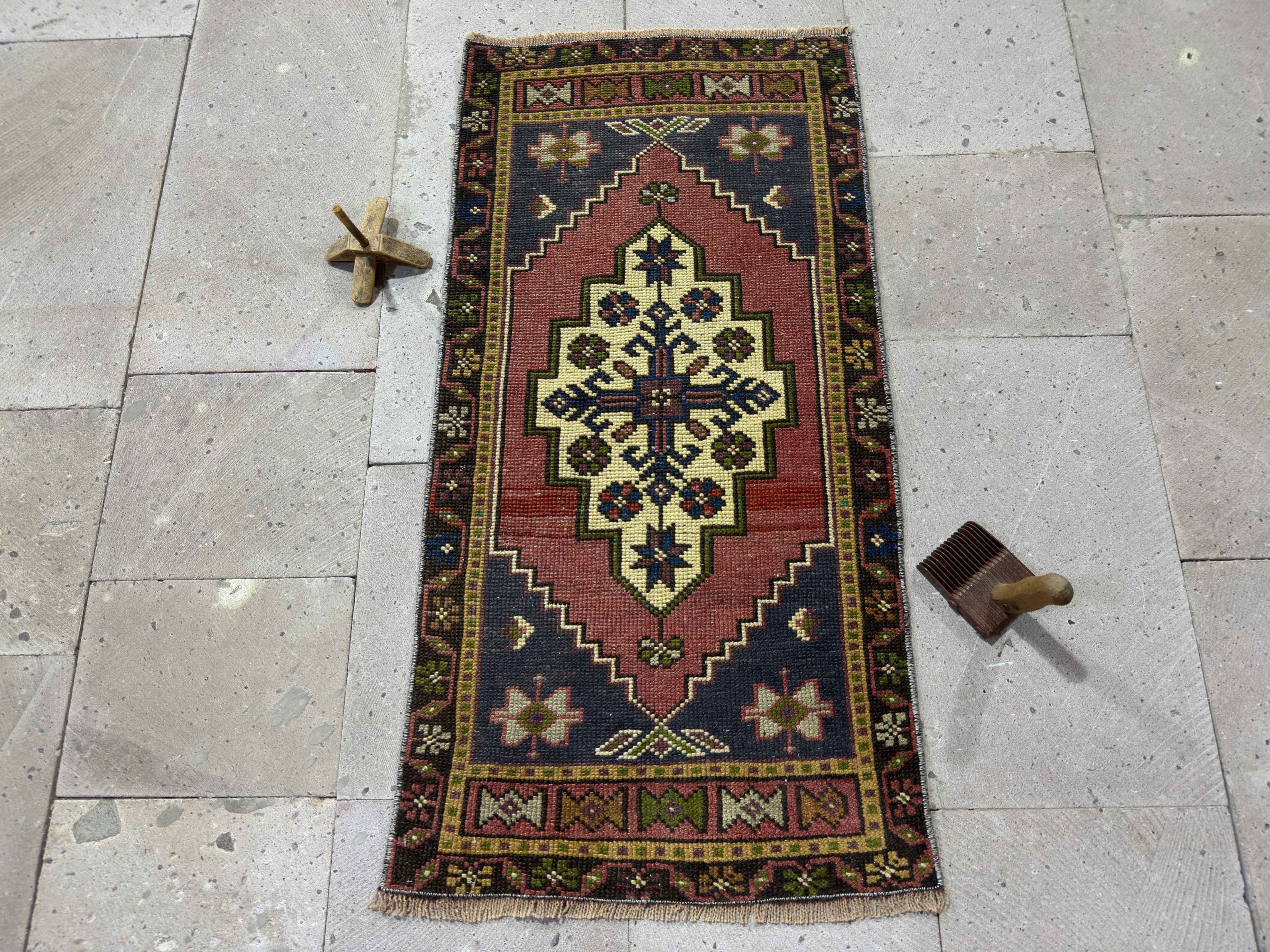 Arlyn 1’10” x 3’7”