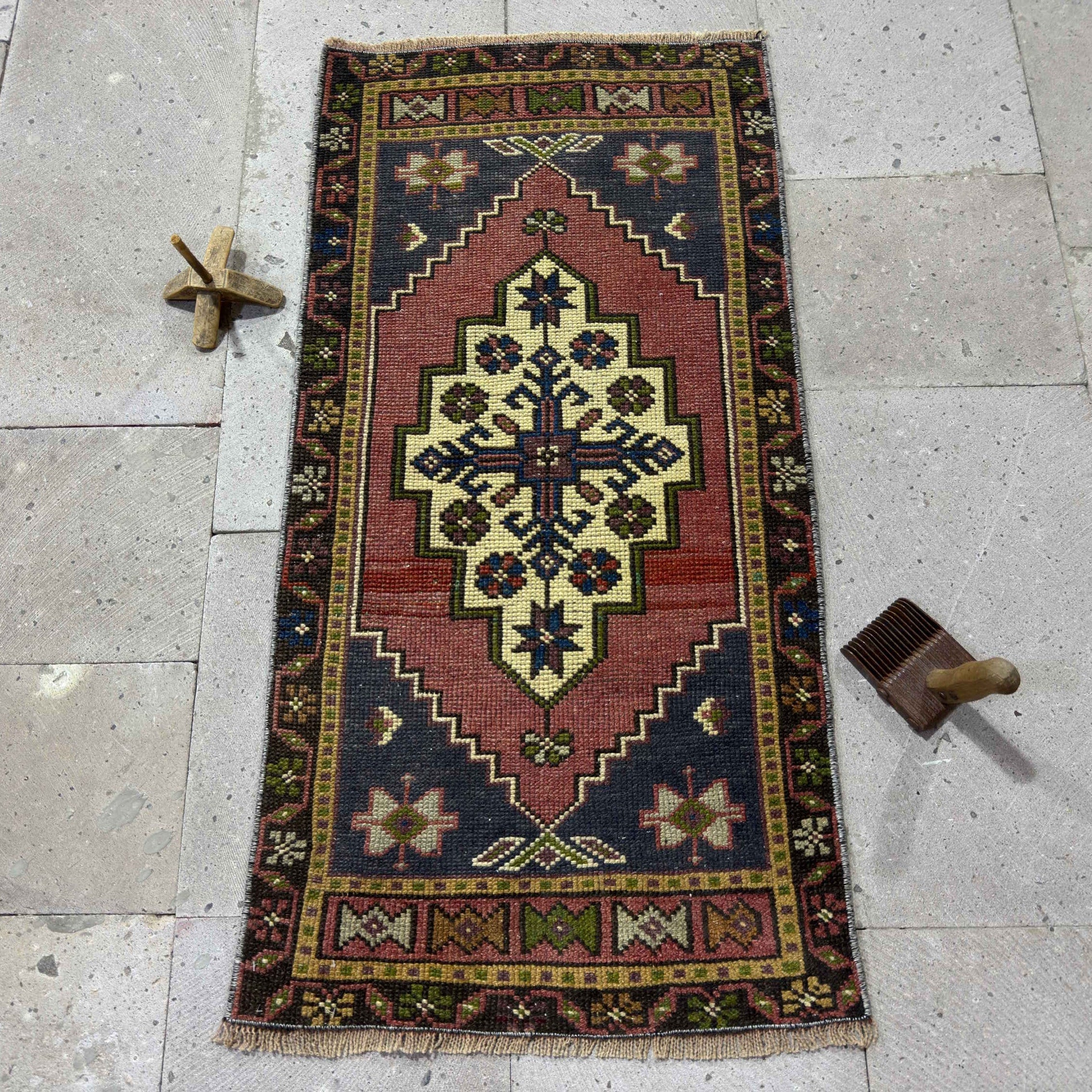 Arlyn 1’10” x 3’7”