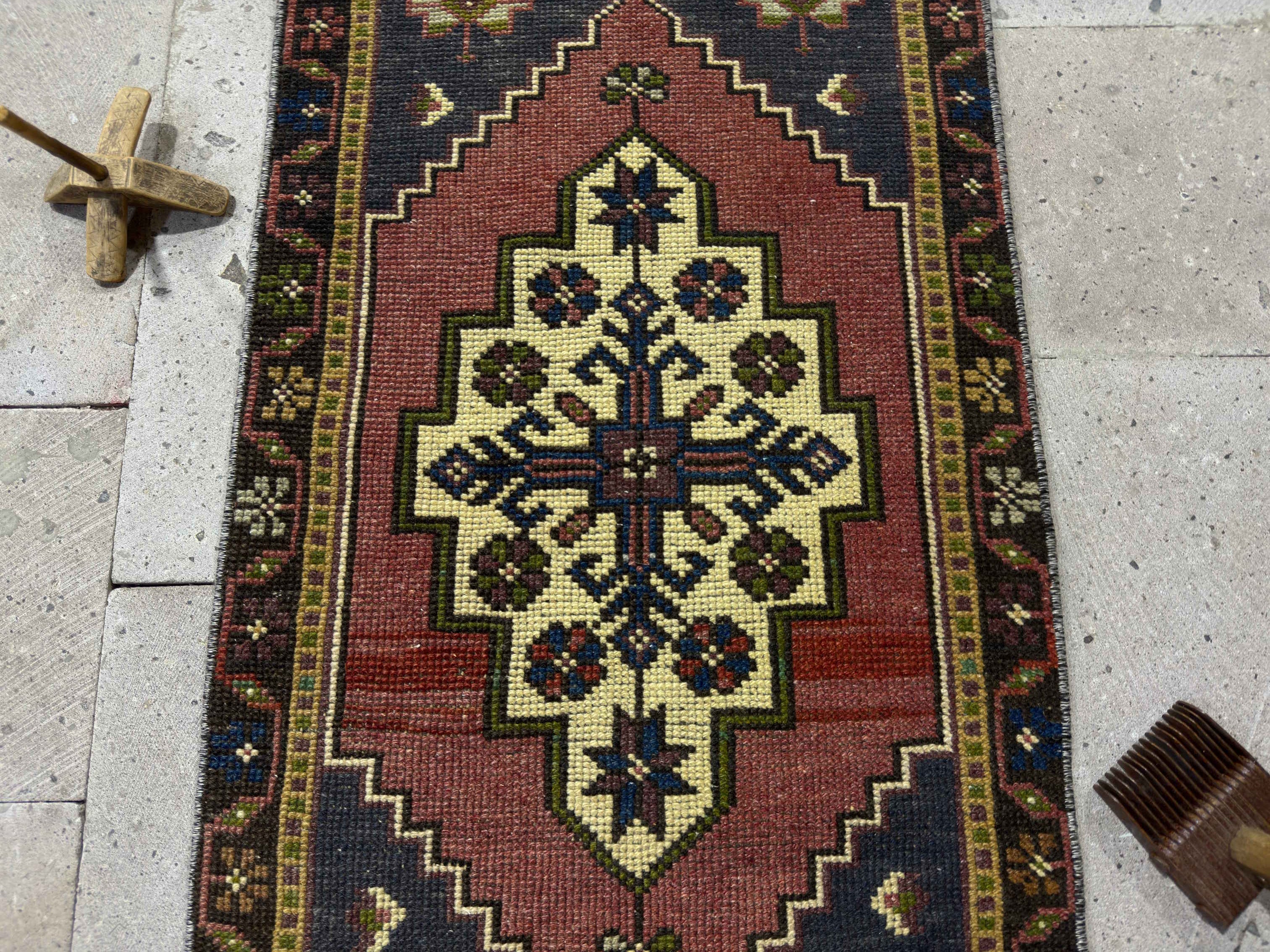 Arlyn 1’10” x 3’7”