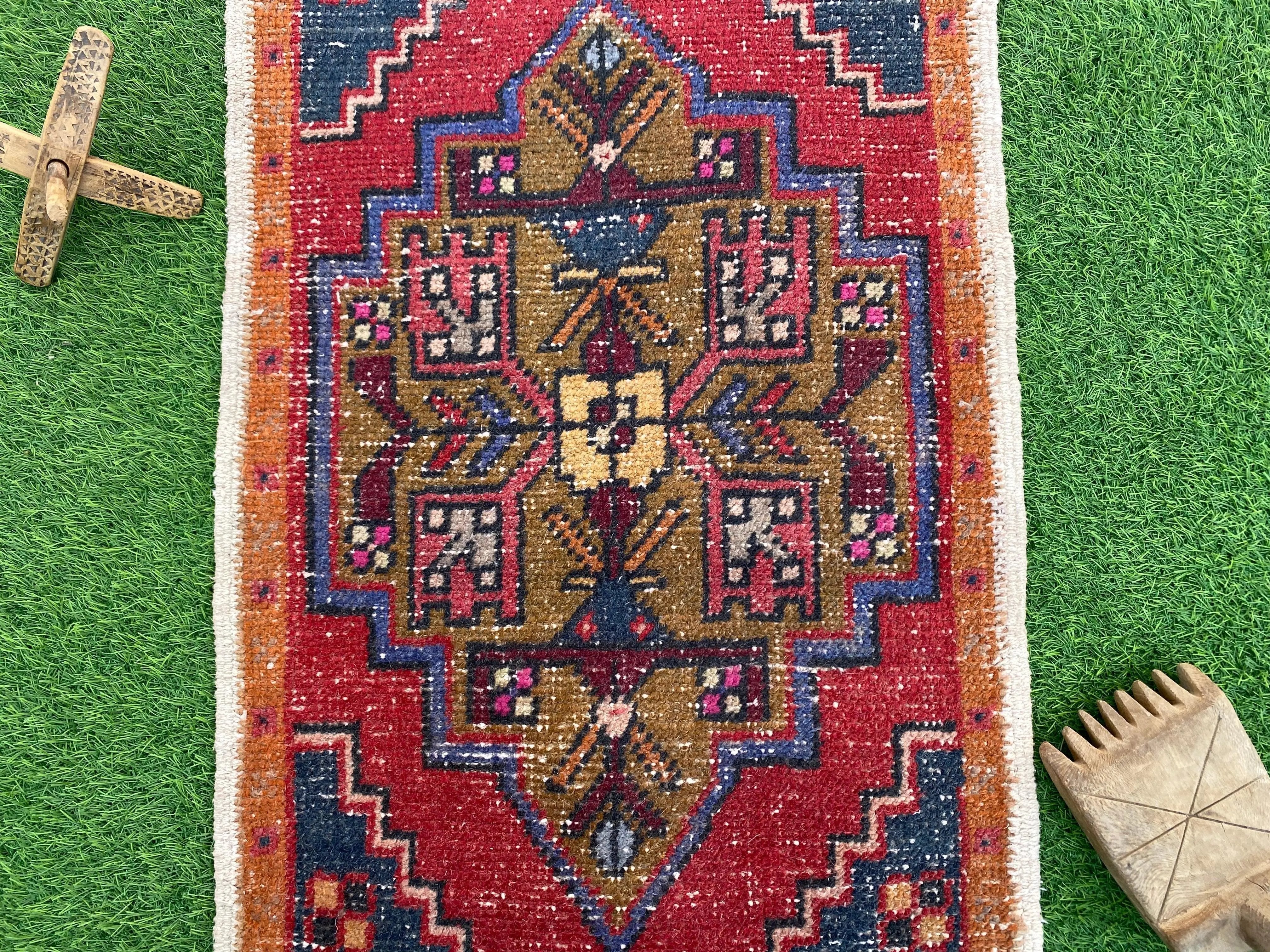 Augustine 1'9'' x 3'5''