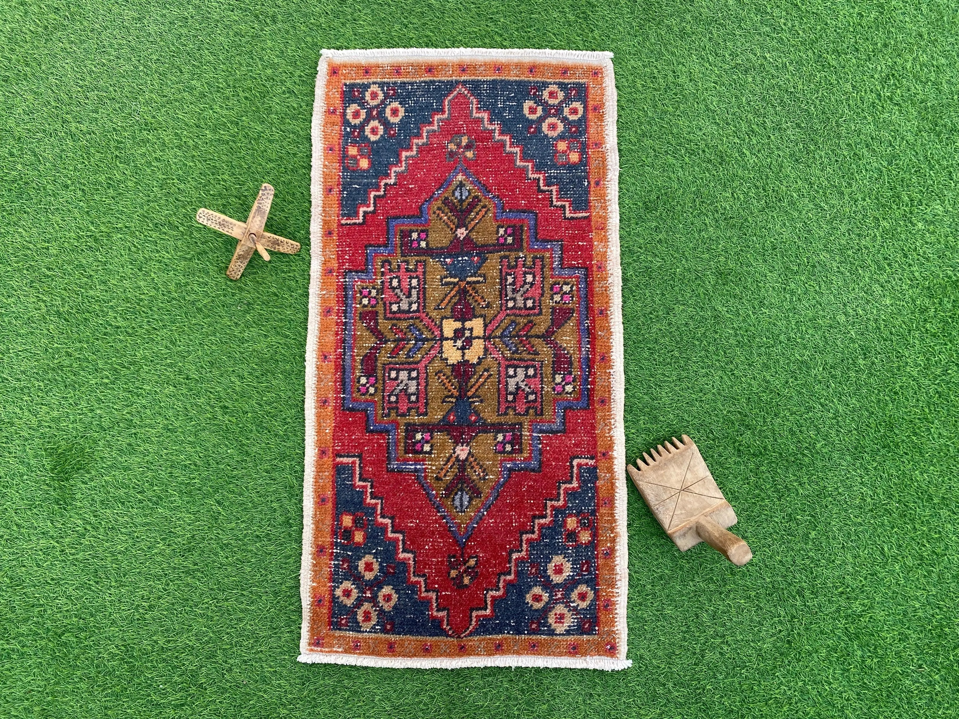 Augustine 1'9'' x 3'5''