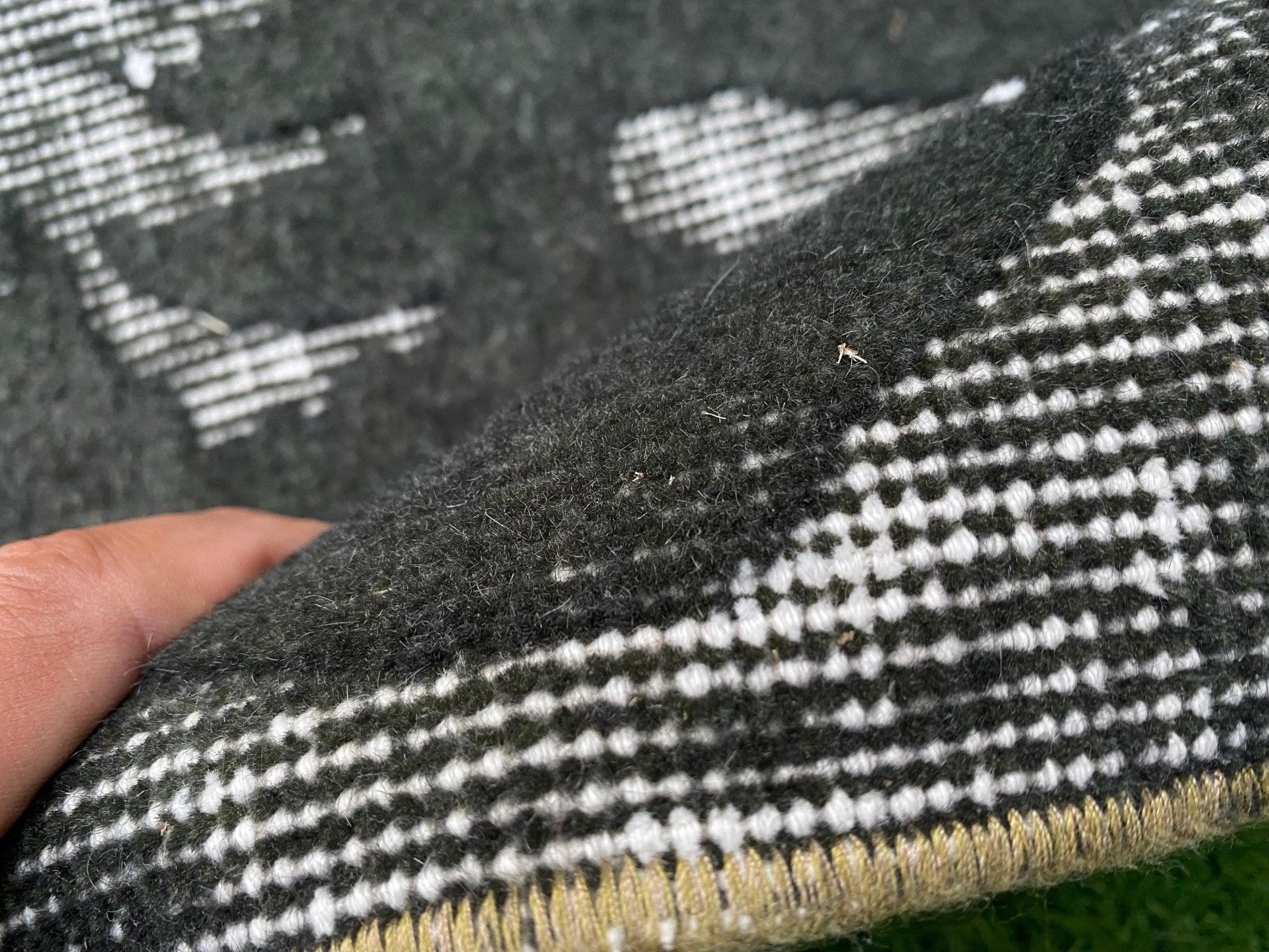 Axel 2'10'' x 13'2''