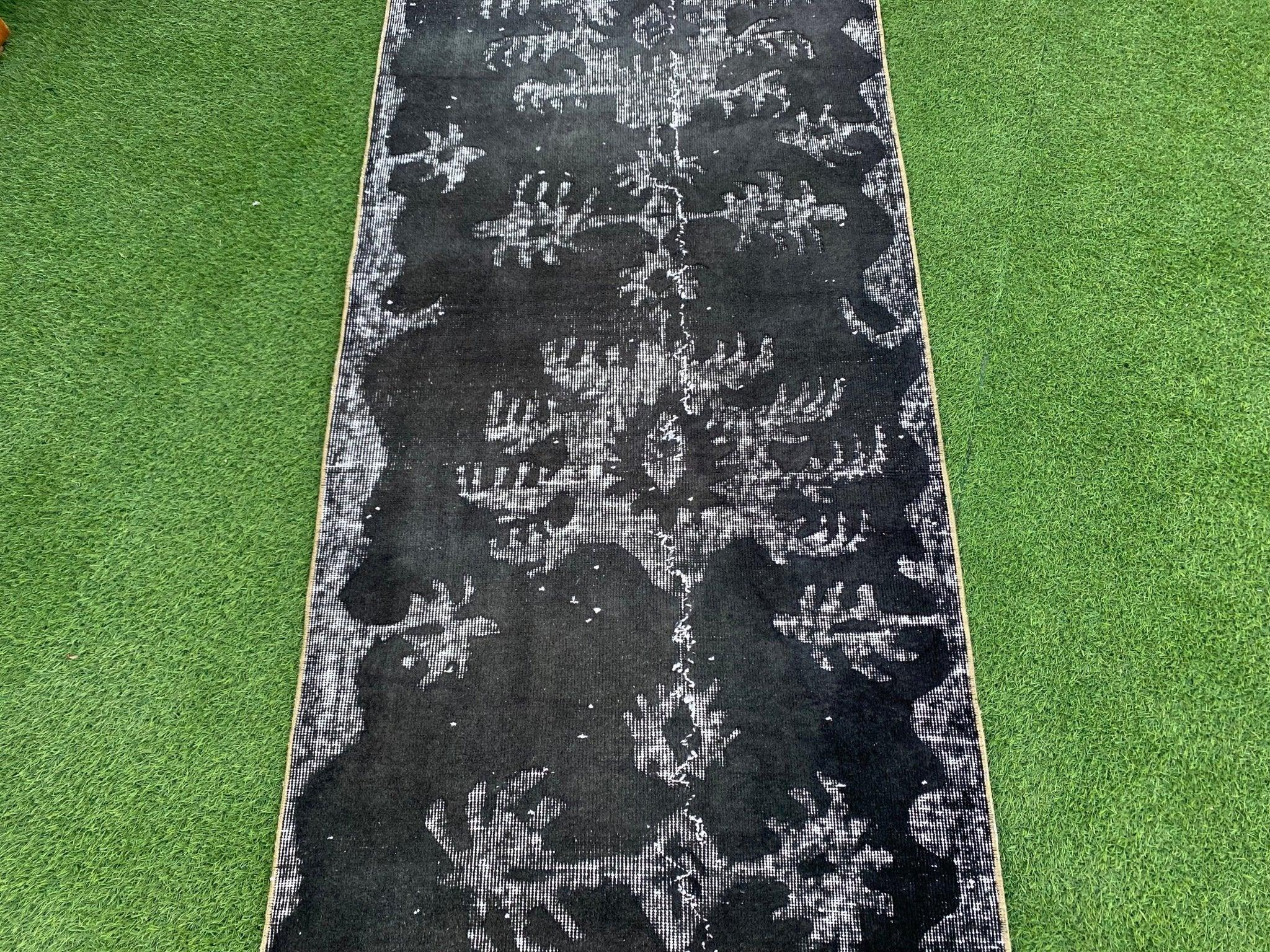 Axel 2'10'' x 13'2''