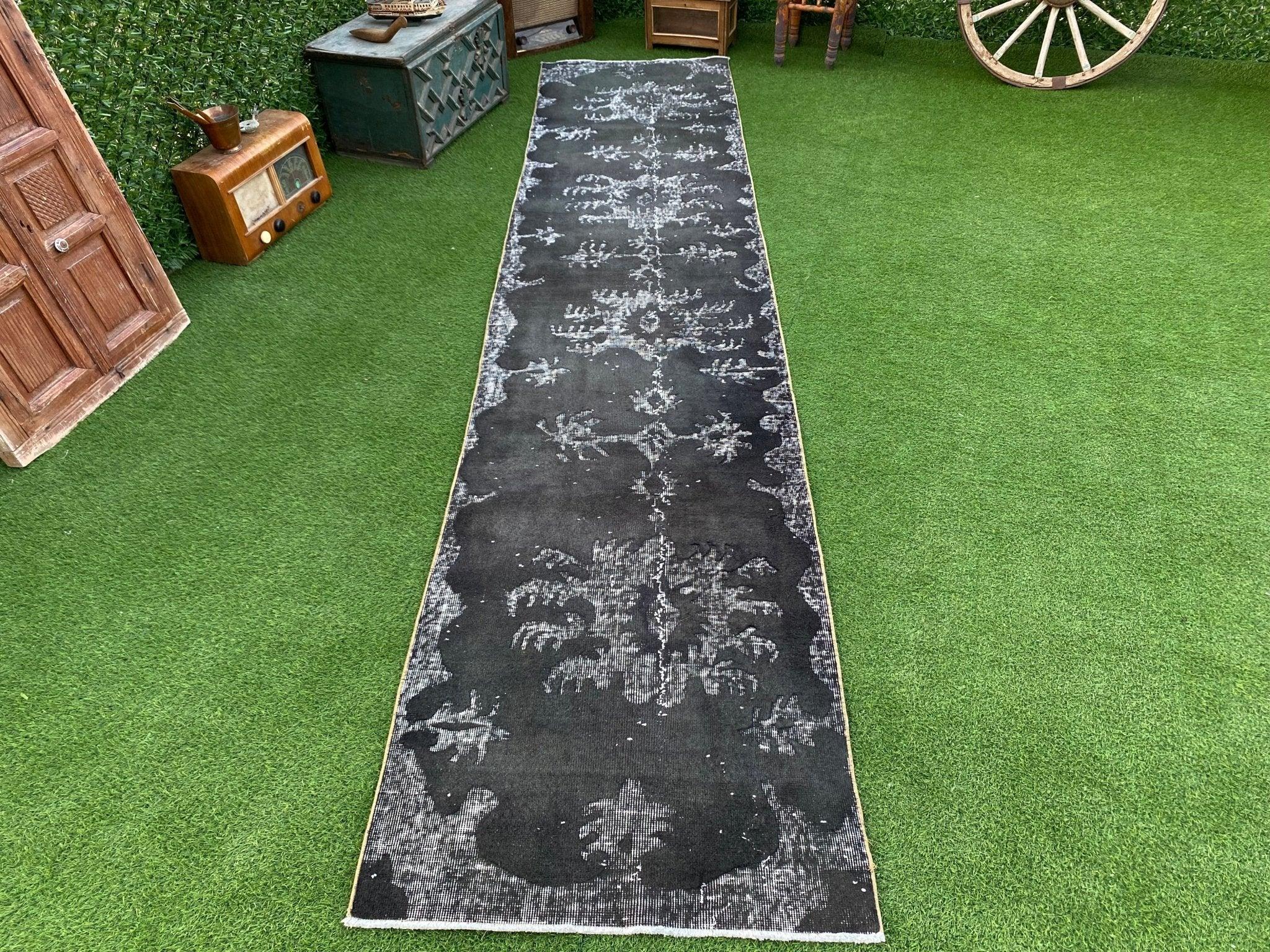 Axel 2'10'' x 13'2''