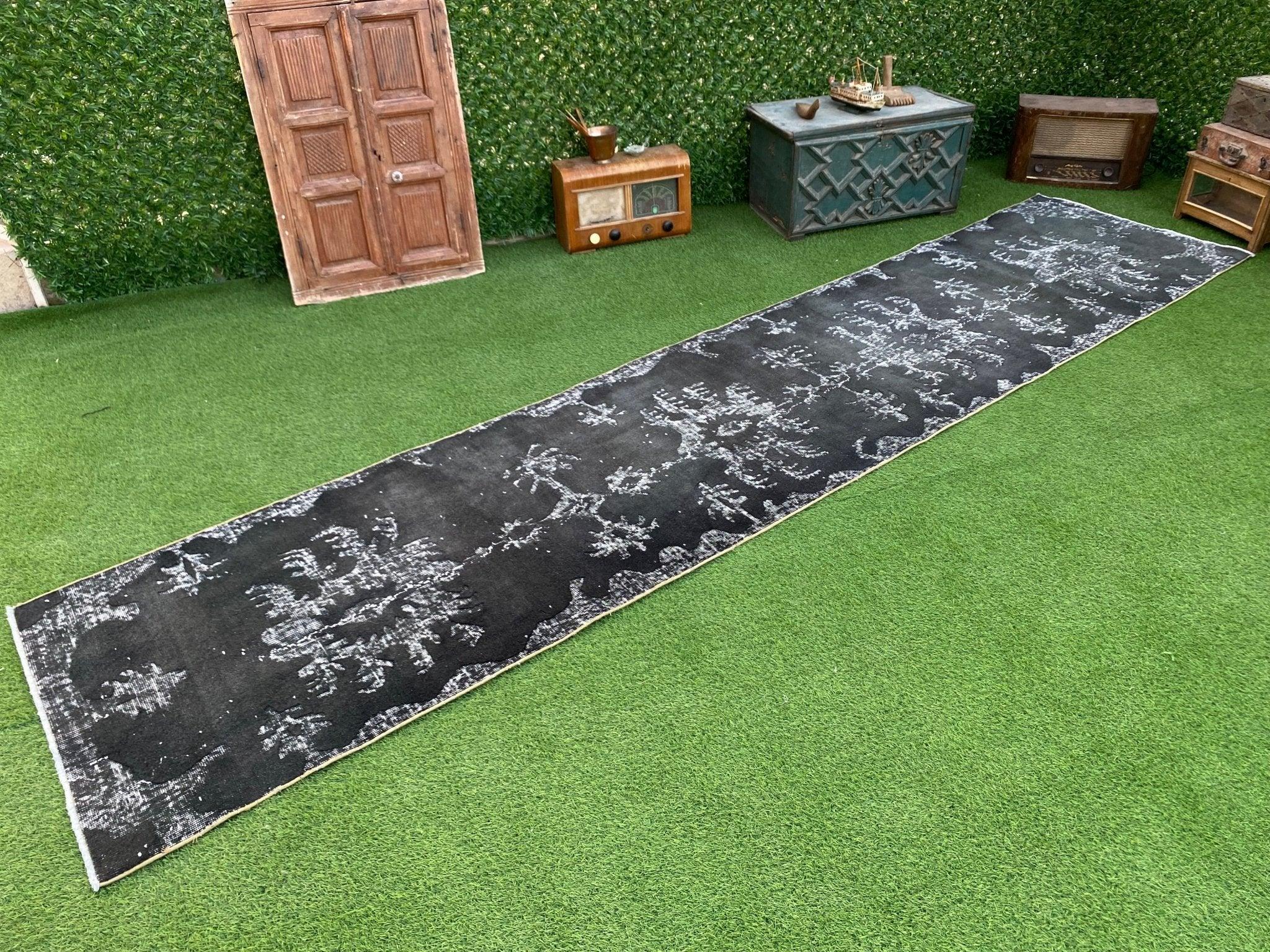 Axel 2'10'' x 13'2''