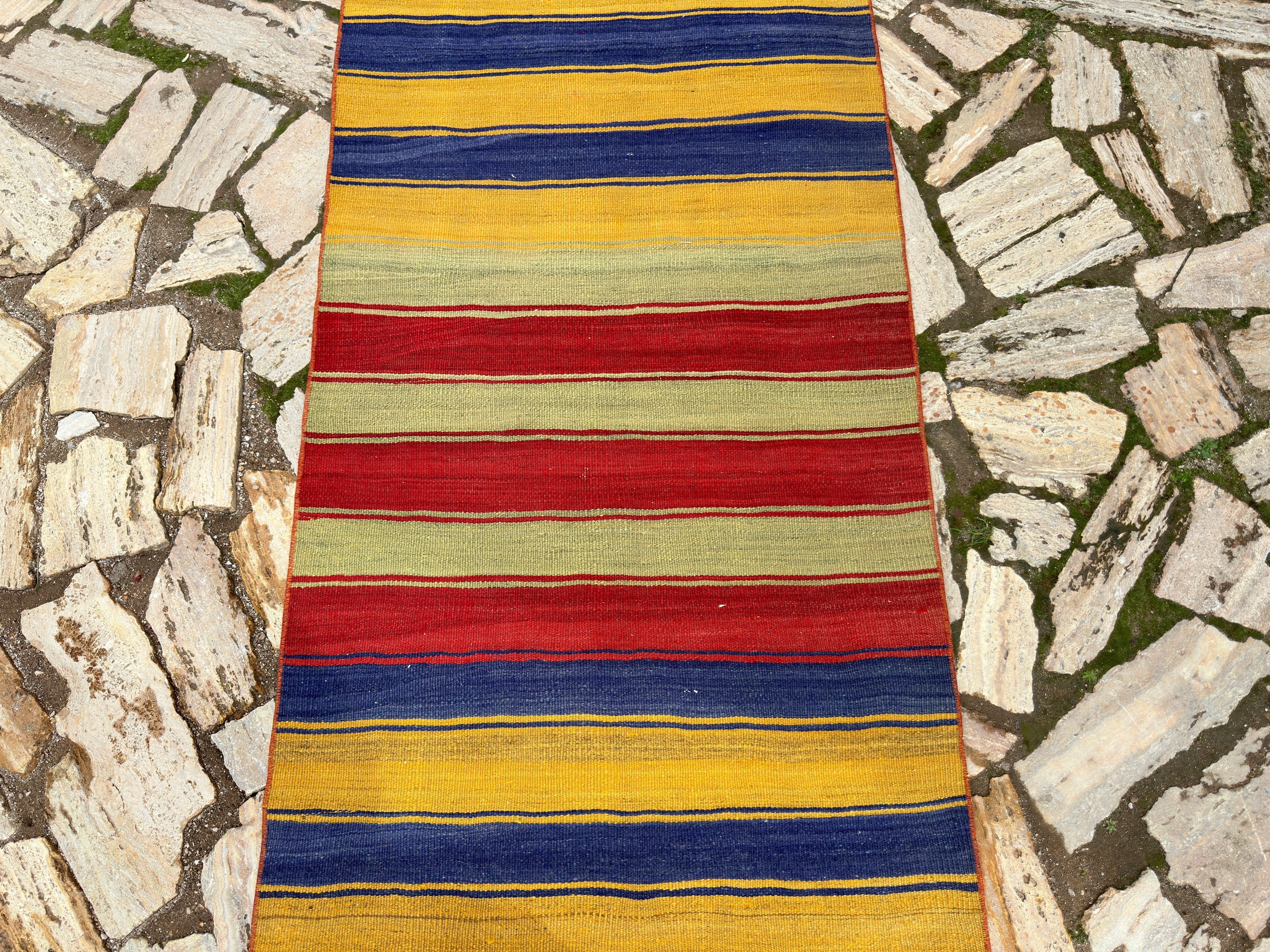 Baron 2'10'' x 13'8''