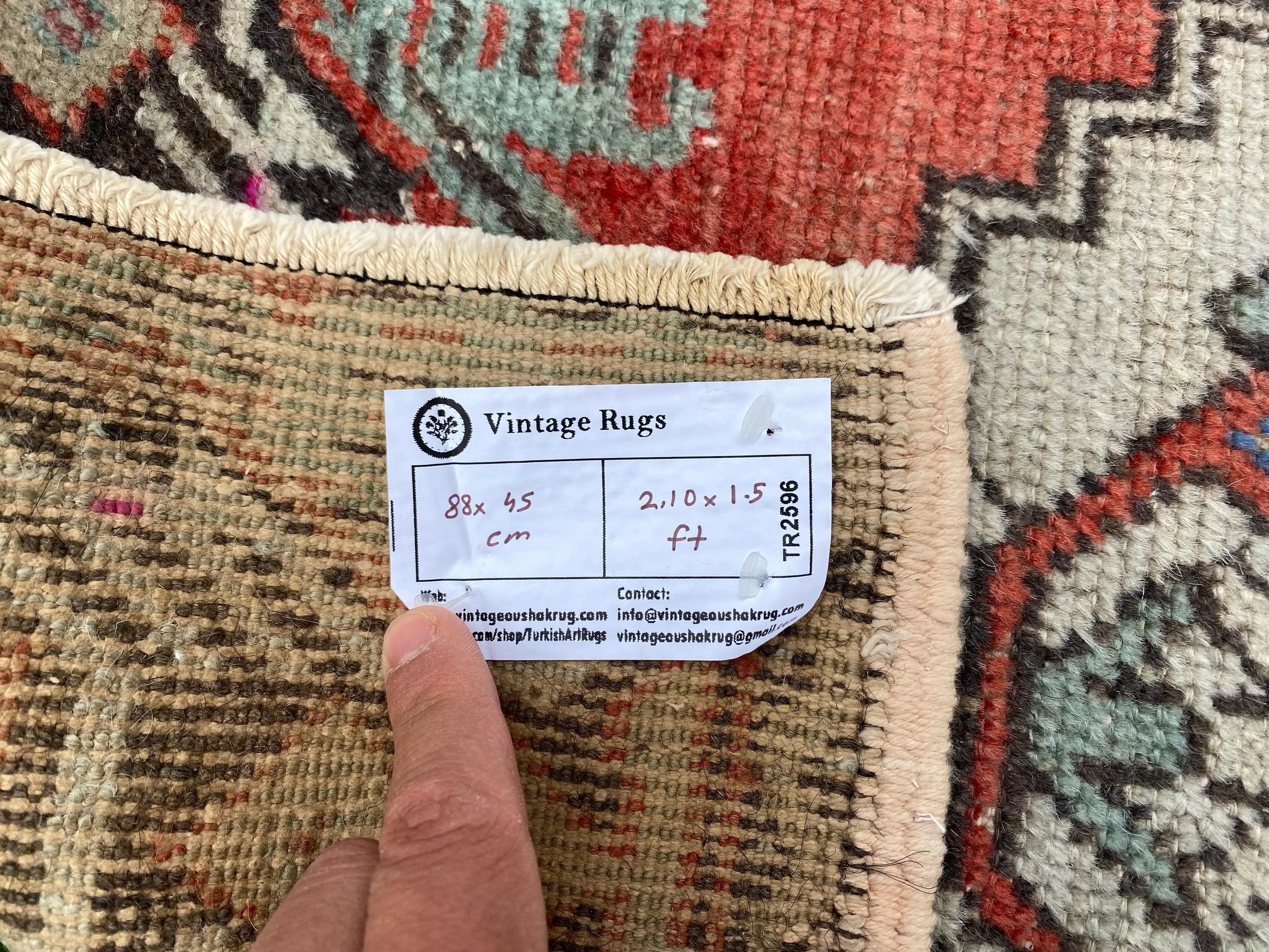 Beatrice 1'5'' x 2'10''