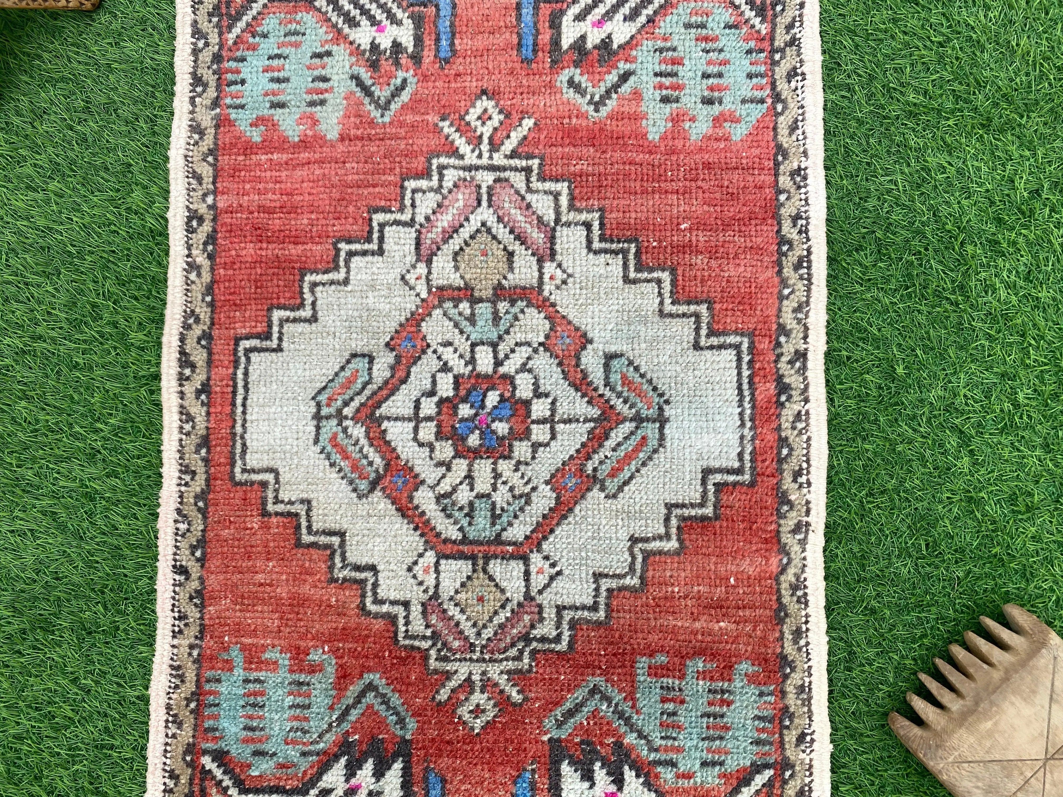 Beatrice 1'5'' x 2'10''