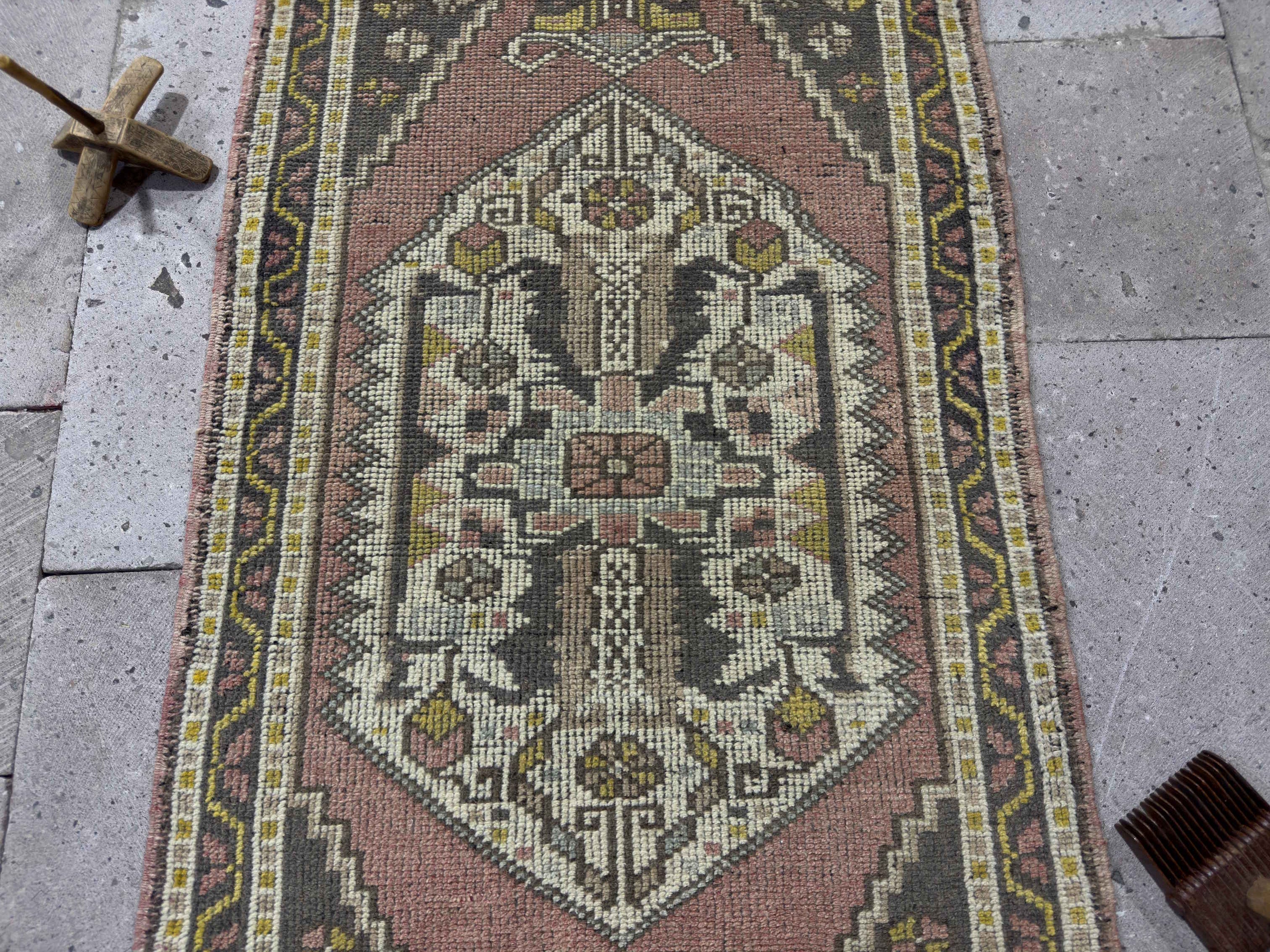 Bernete 2’ x 4’1”