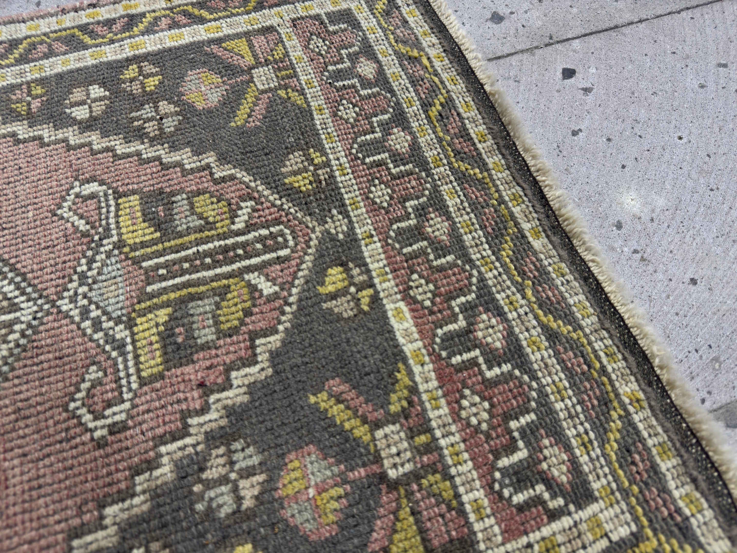 Bernete 2’ x 4’1”