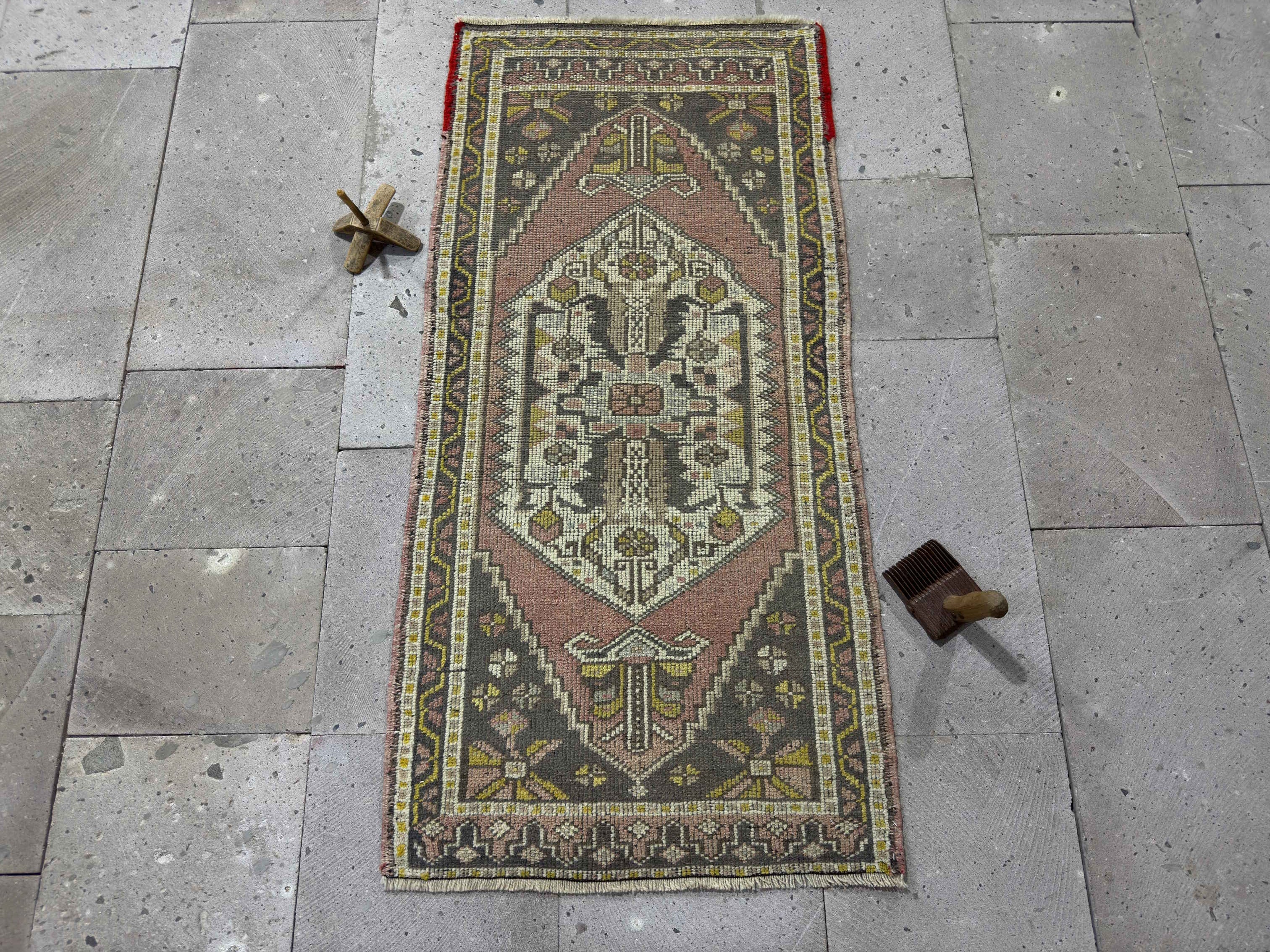 Bernete 2’ x 4’1”