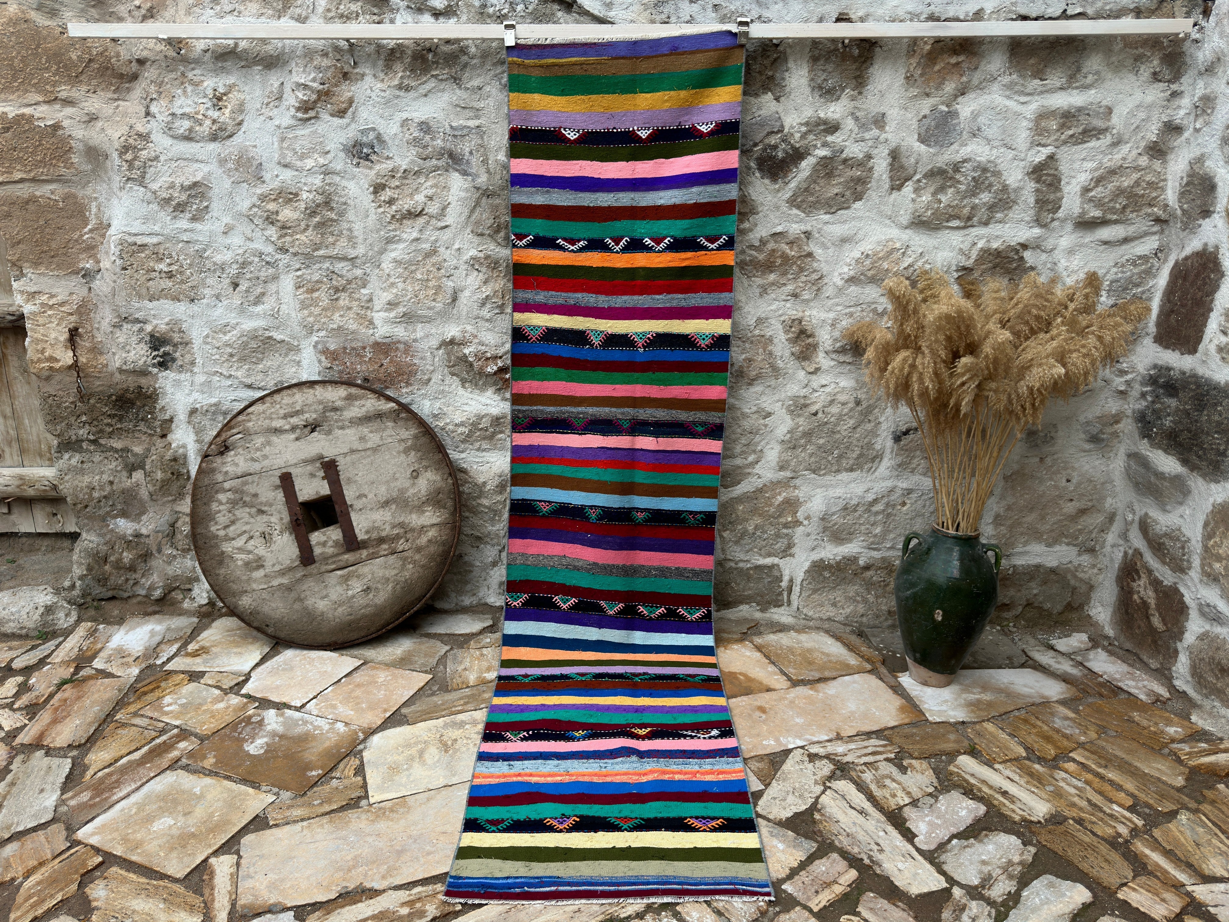Blakesley 2'7'' x 10'5''