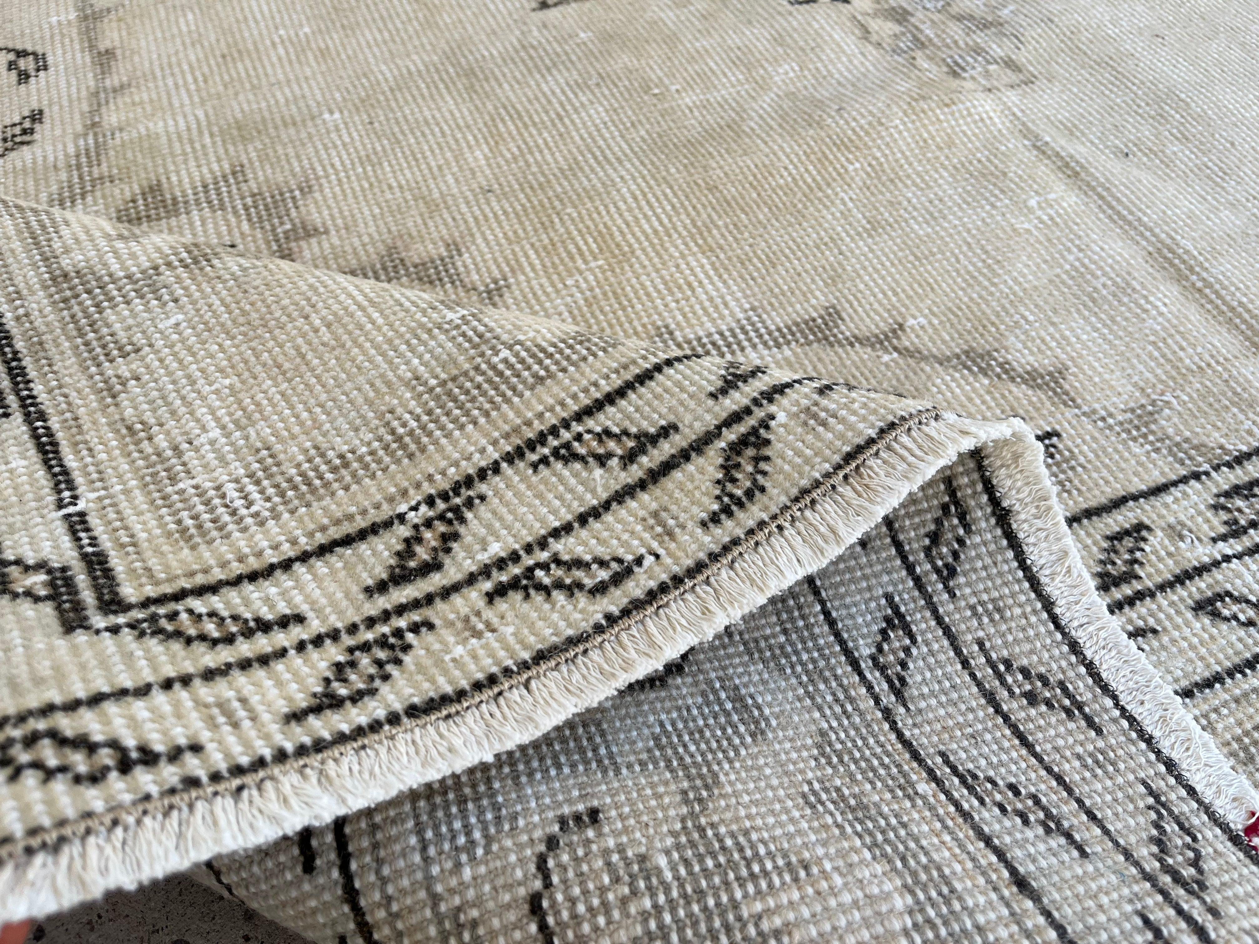 Blanca 5'5'' x 9'9''