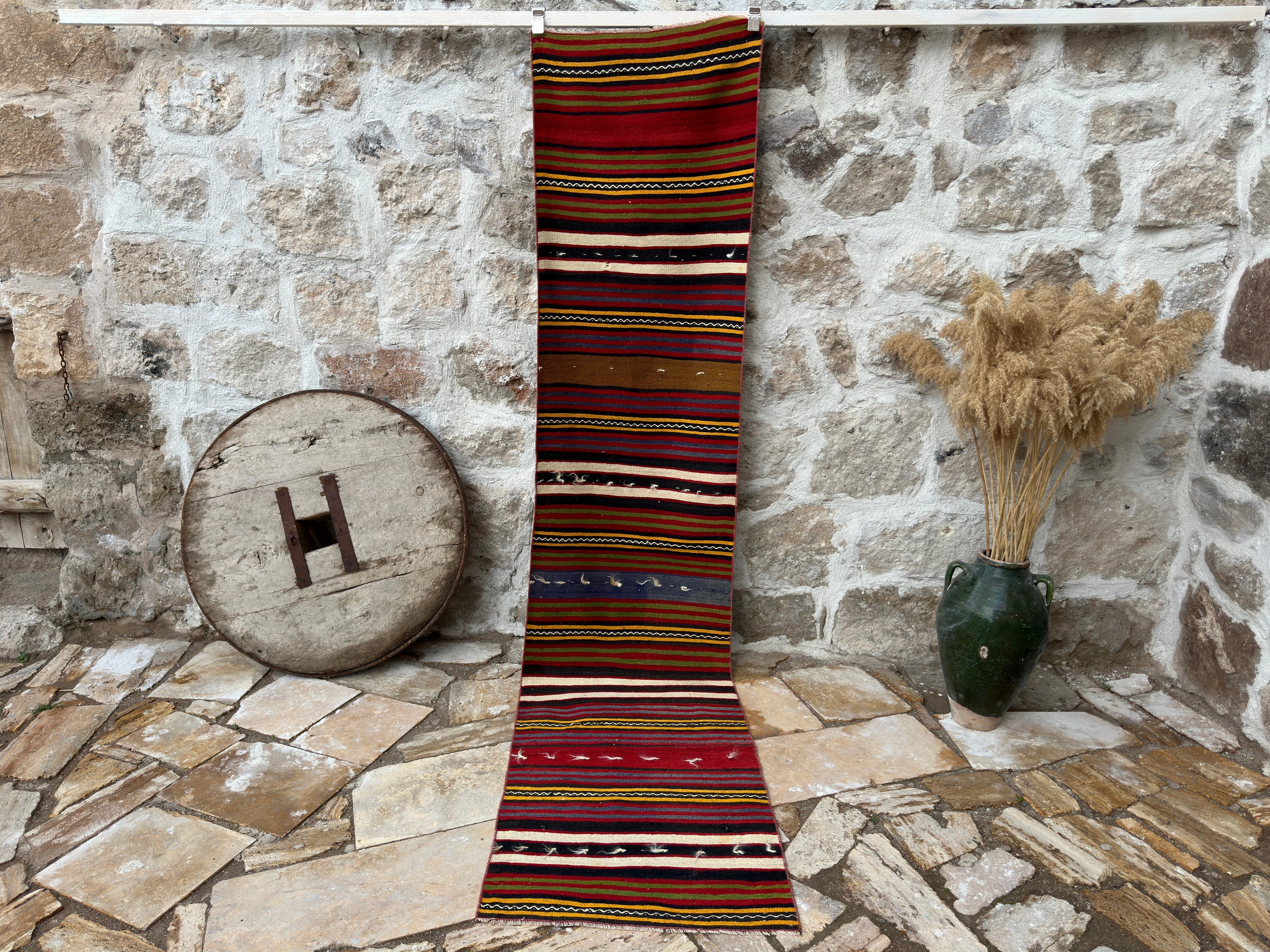 Blythe 2'4'' x 10'2''