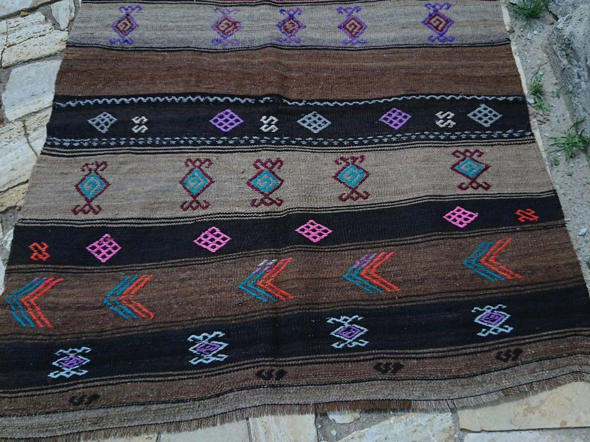 Bolton 4'1'' x 4'9''