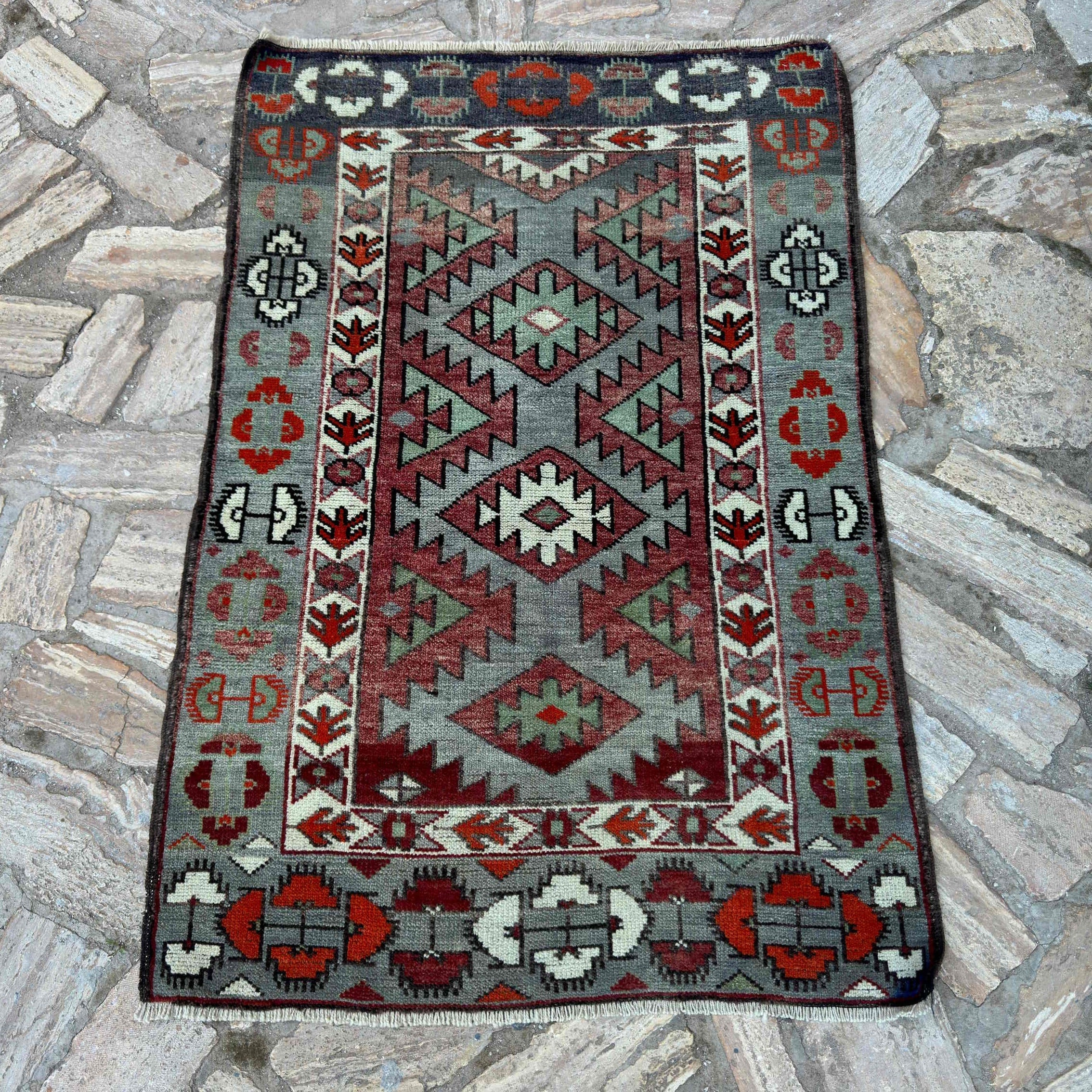 Brixton 2'10'' x 4'3''