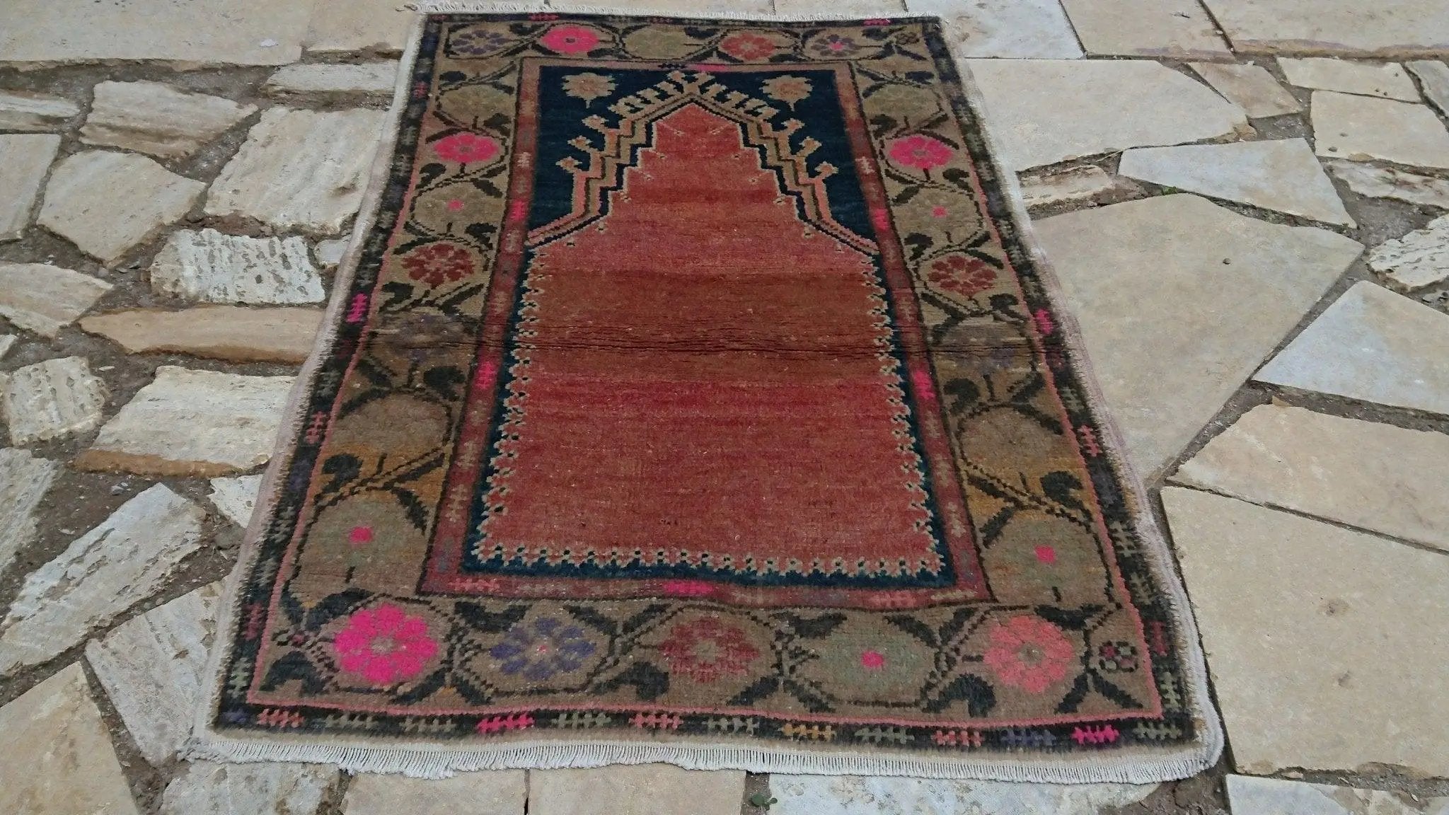 Brycen 2'5'' x 3'10''