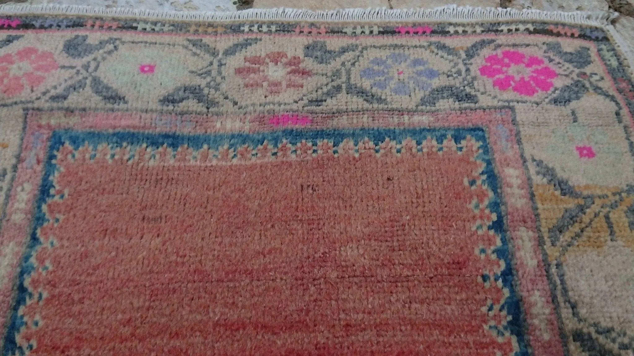 Brycen 2'5'' x 3'10''