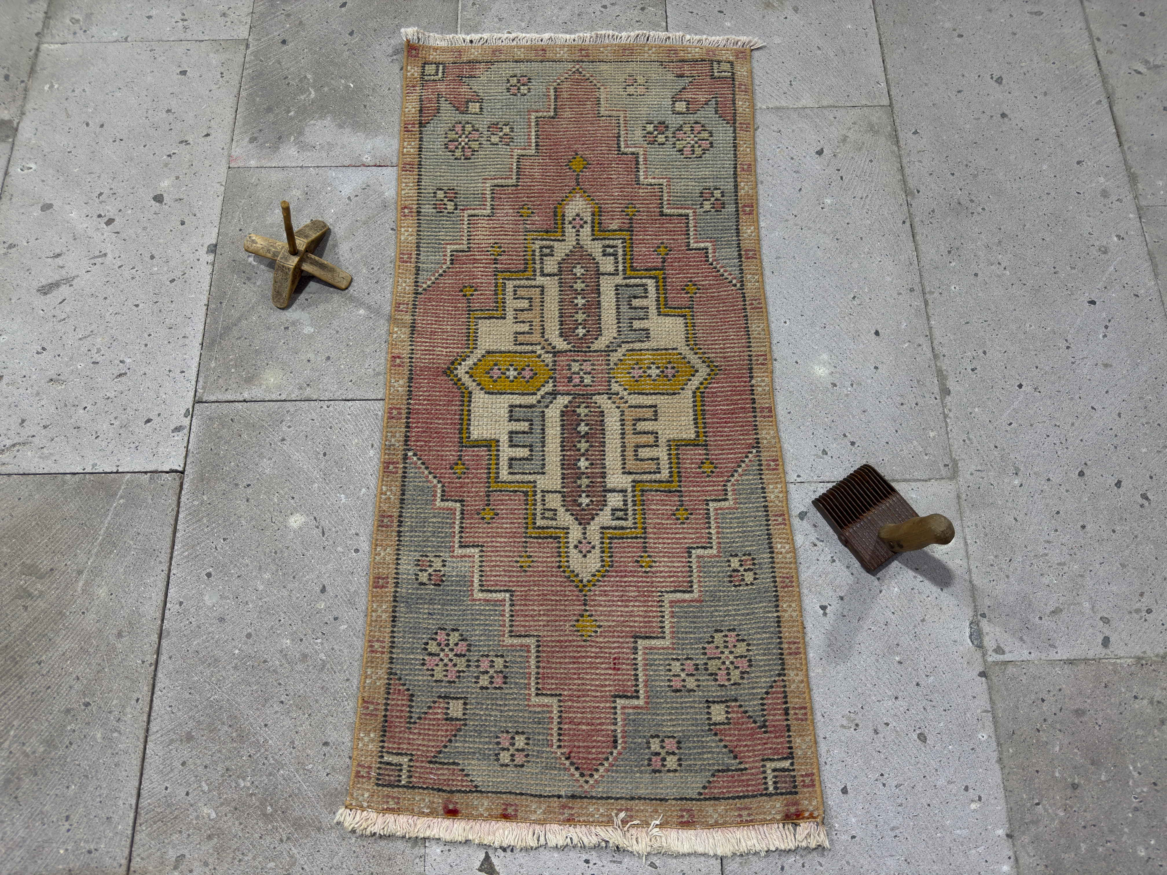 Calla 1’7” x 3’4”