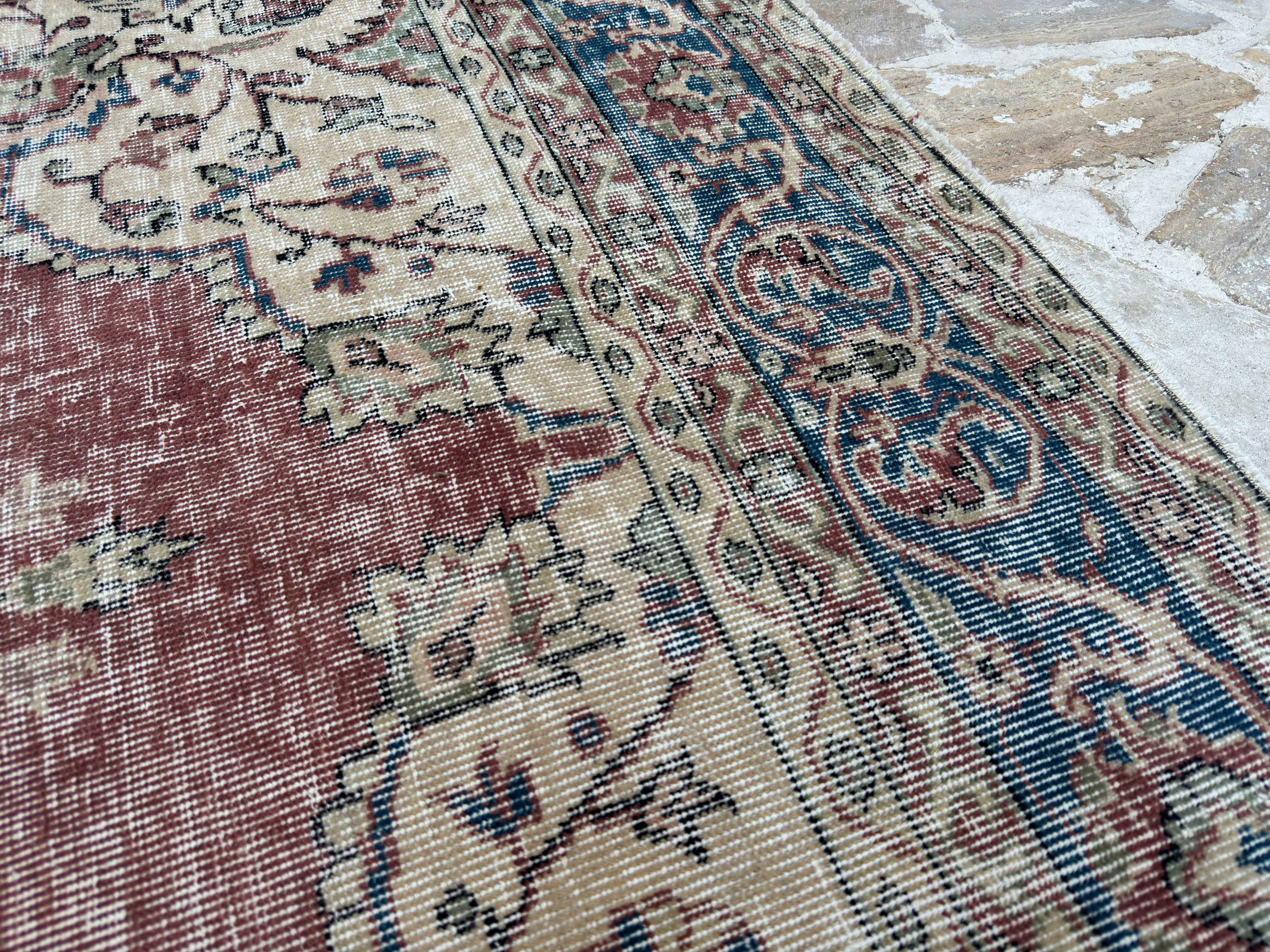 Carine 7’ x 10’2”