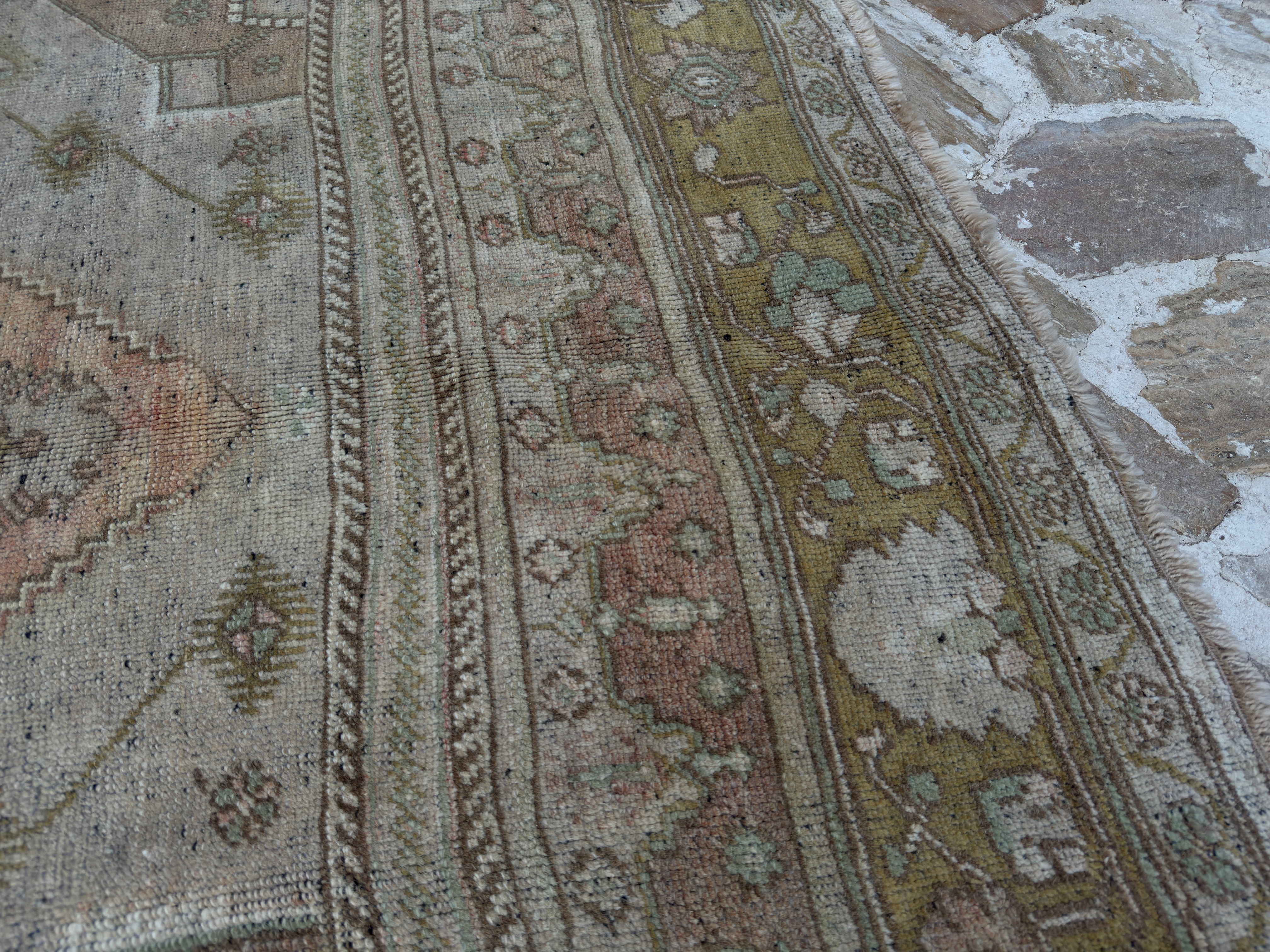 Carlita 6’2” x 9’7”