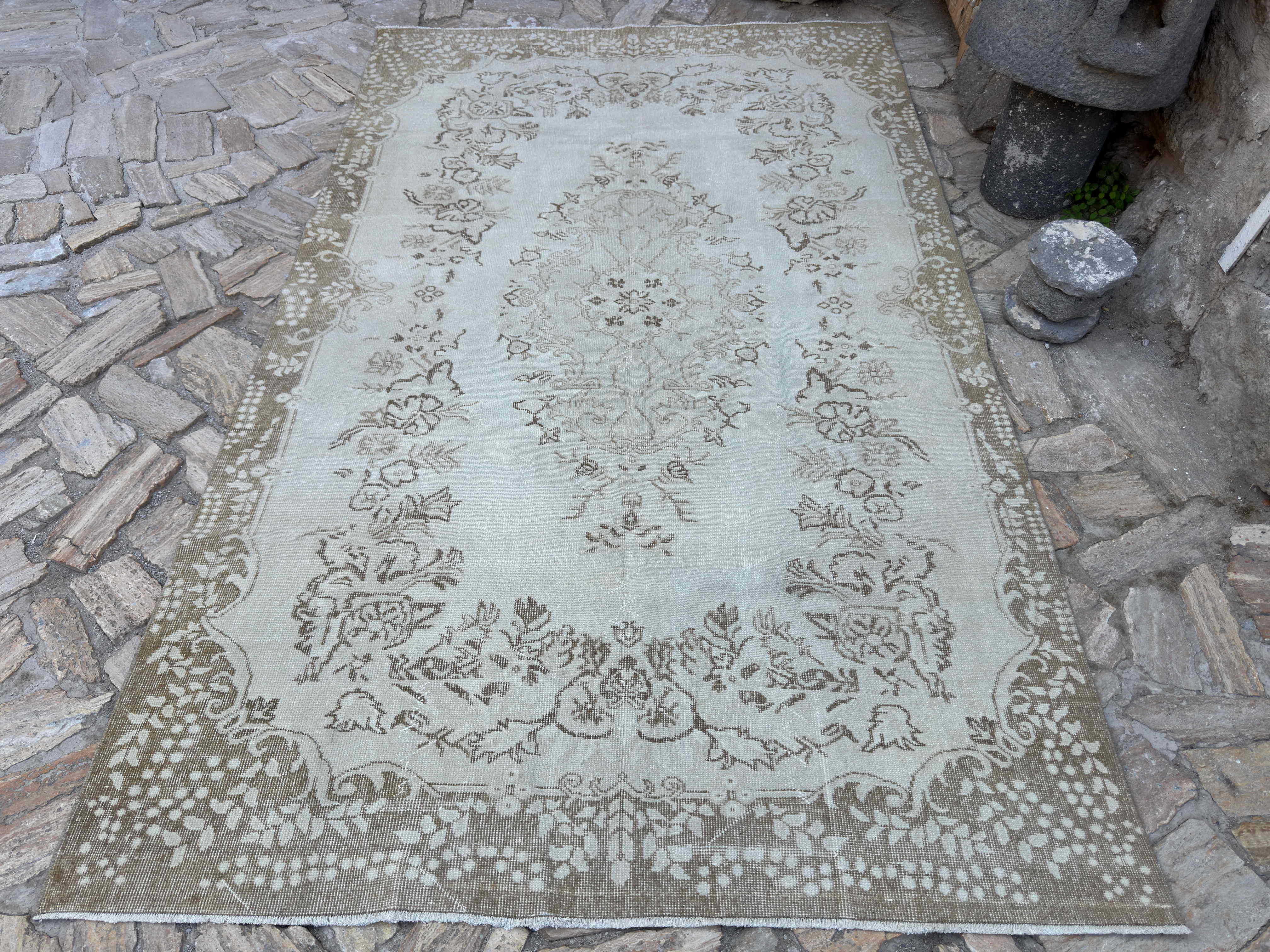 Cleavon 5'9'' x 9'6''