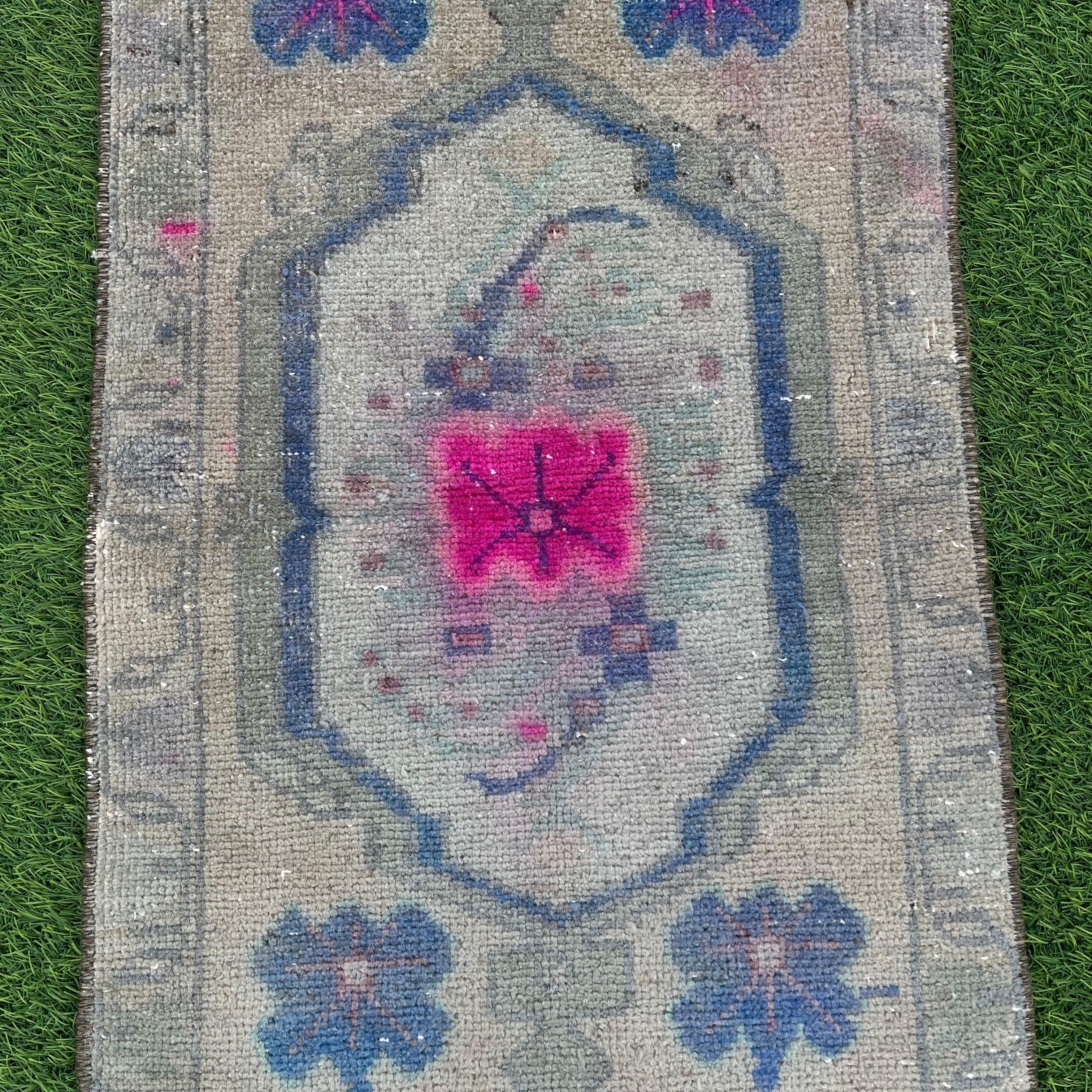 Clyde 1'5'' x 3' feet