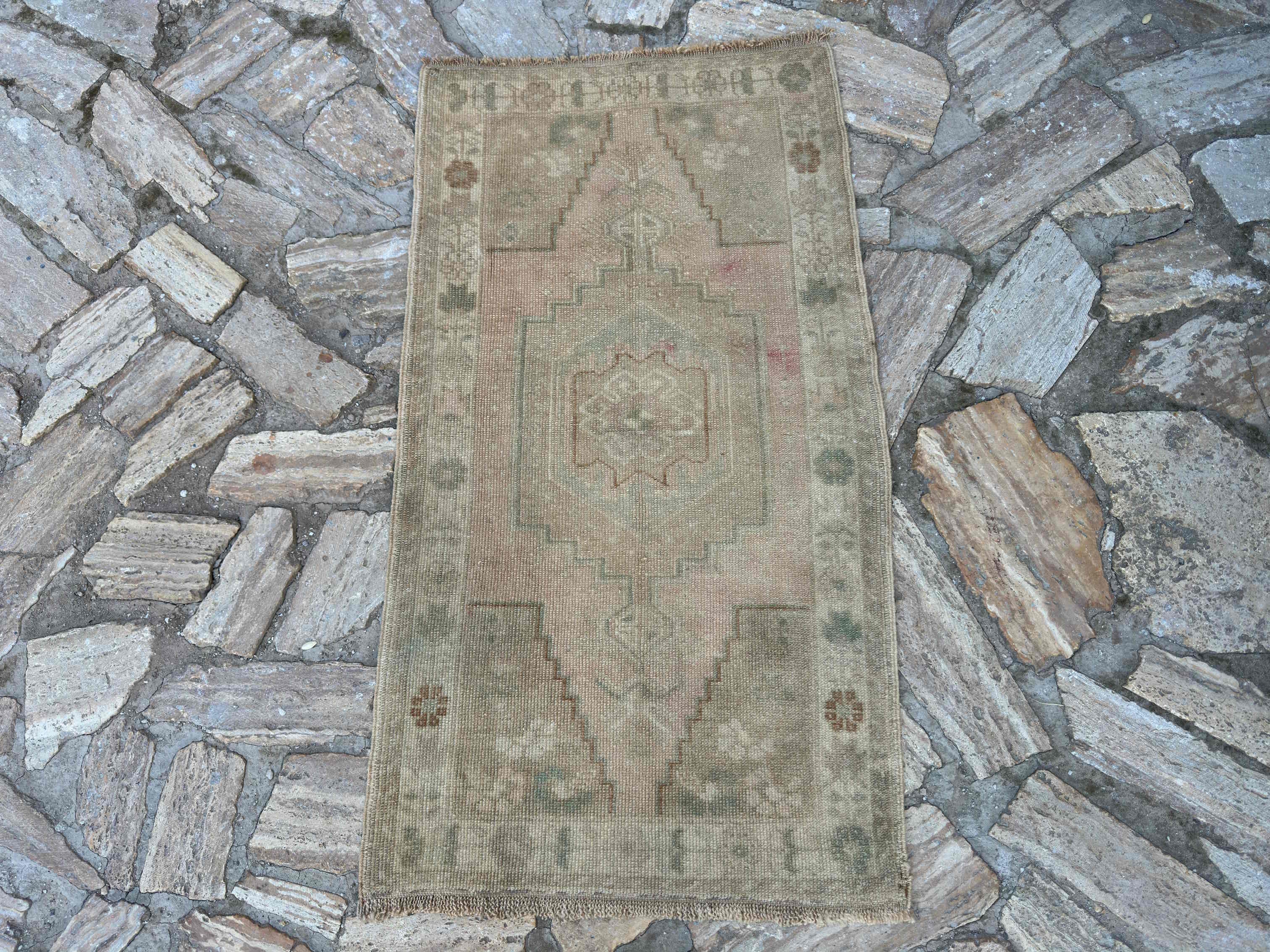 Coen 2'2'' x 3'10''