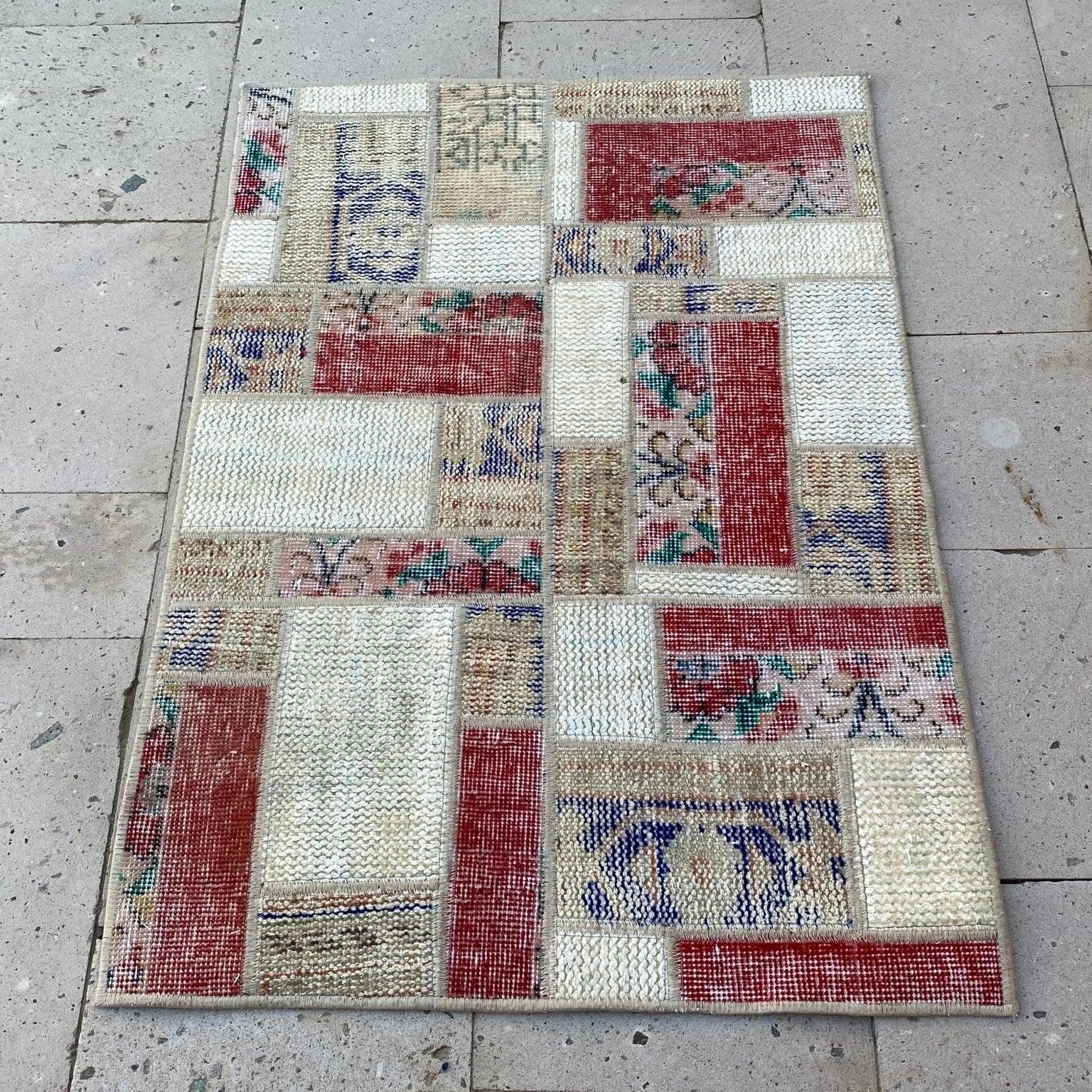 Deacon 2'4'' x 3'4''