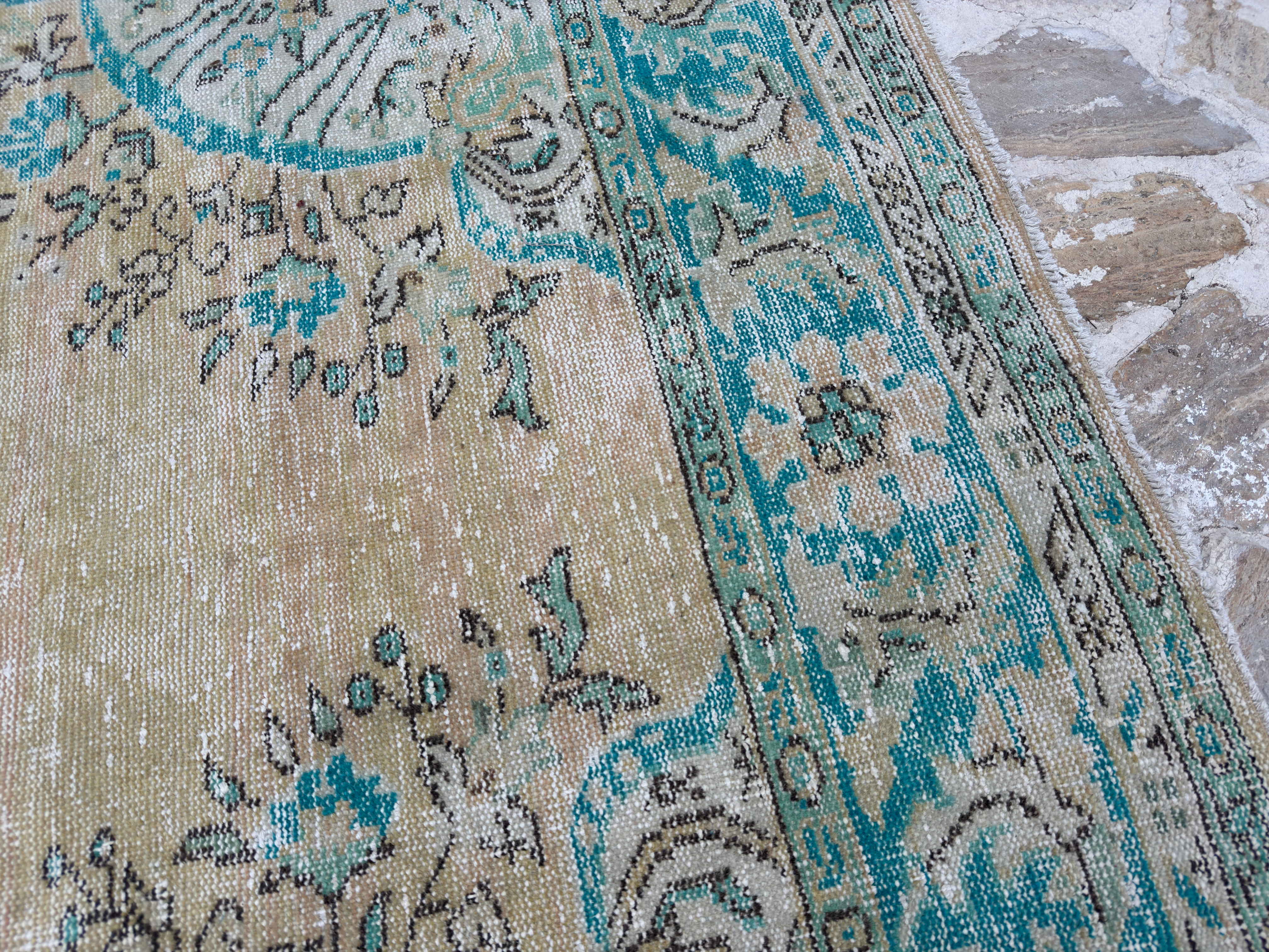 Dian 6’10” x 10’