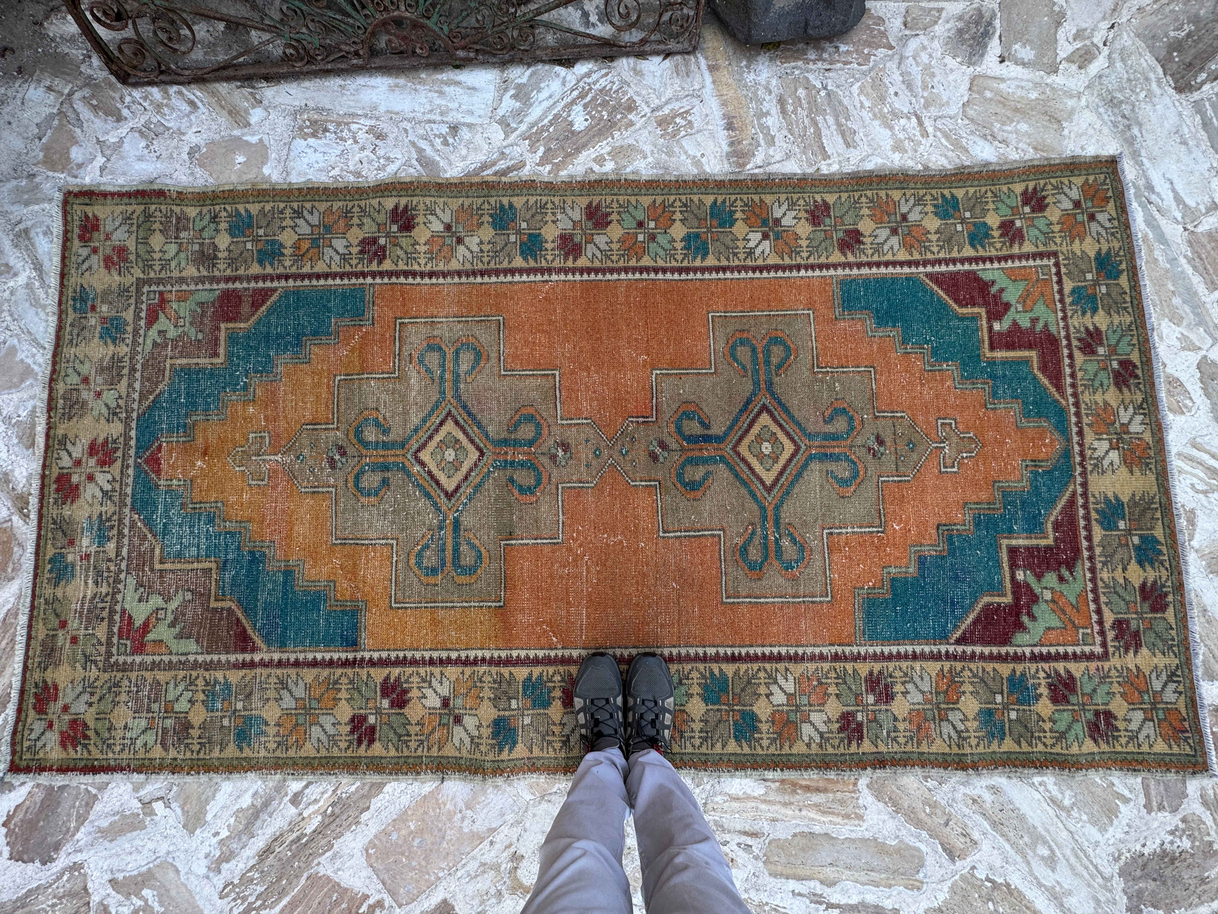 Donelle 4’6” x 8’5”