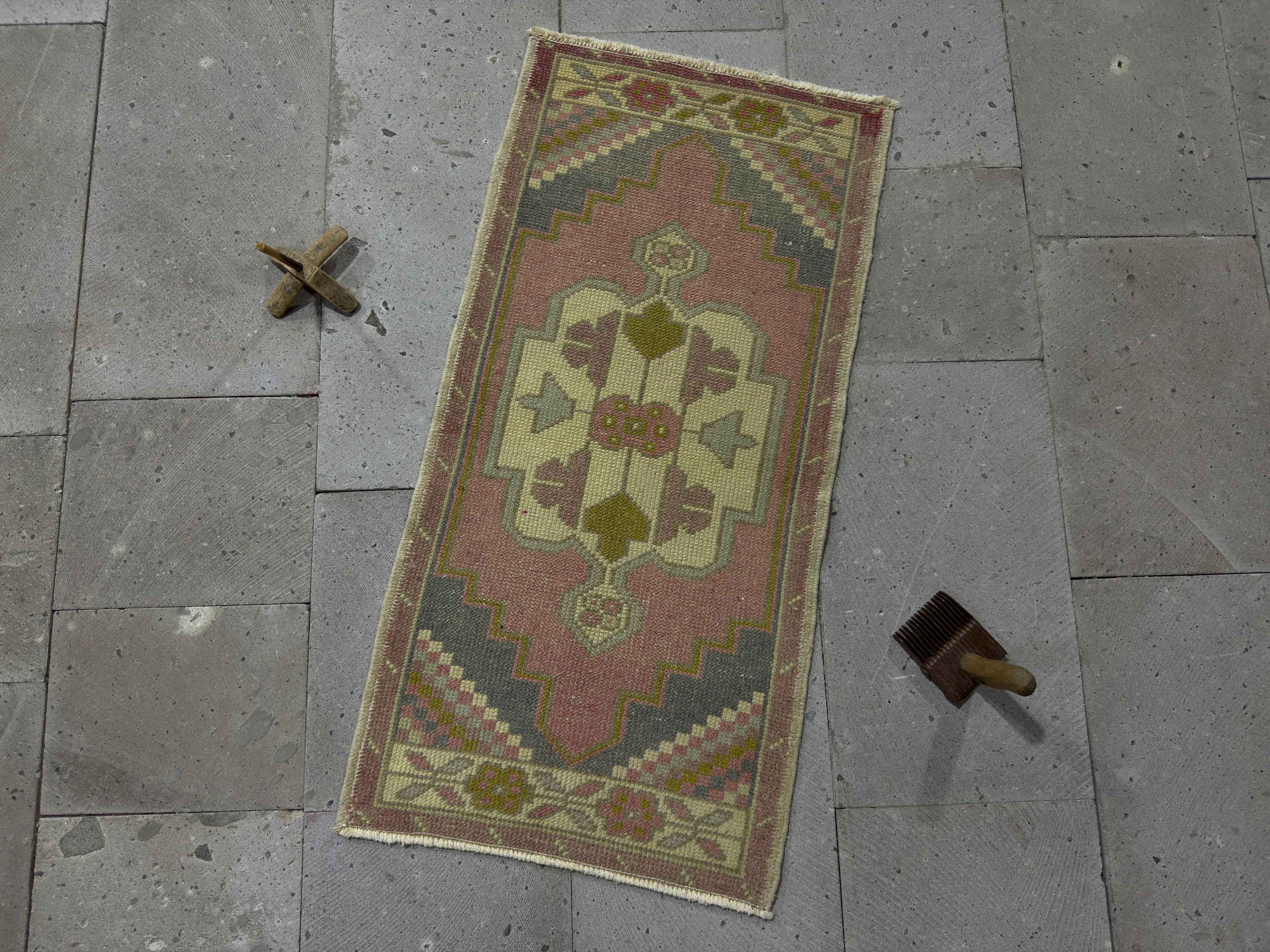 Eliza 1’7” x 3’4”