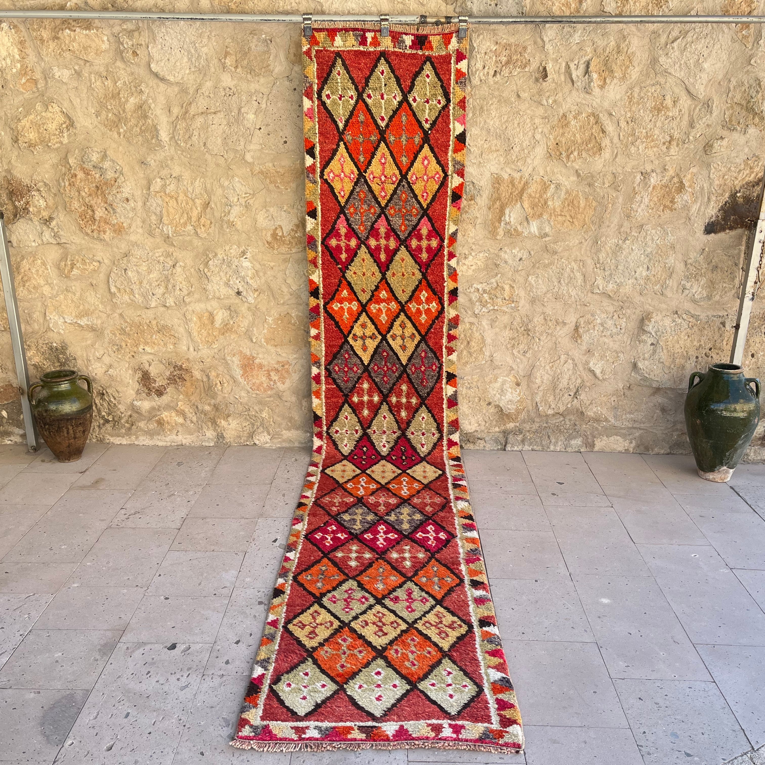 Etta 2'6'' x 12'8''