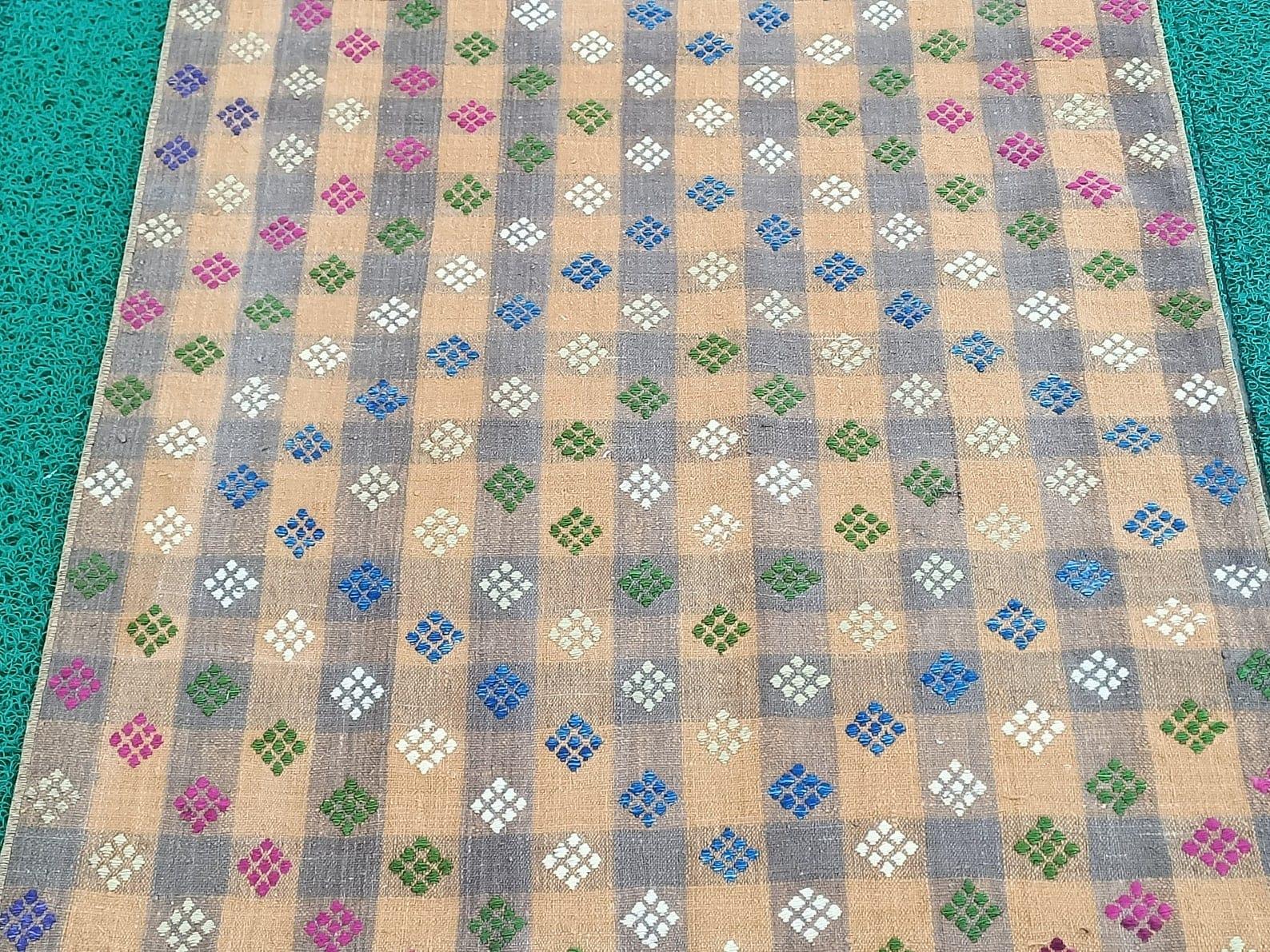 Flores 2'10'' x 10'5''