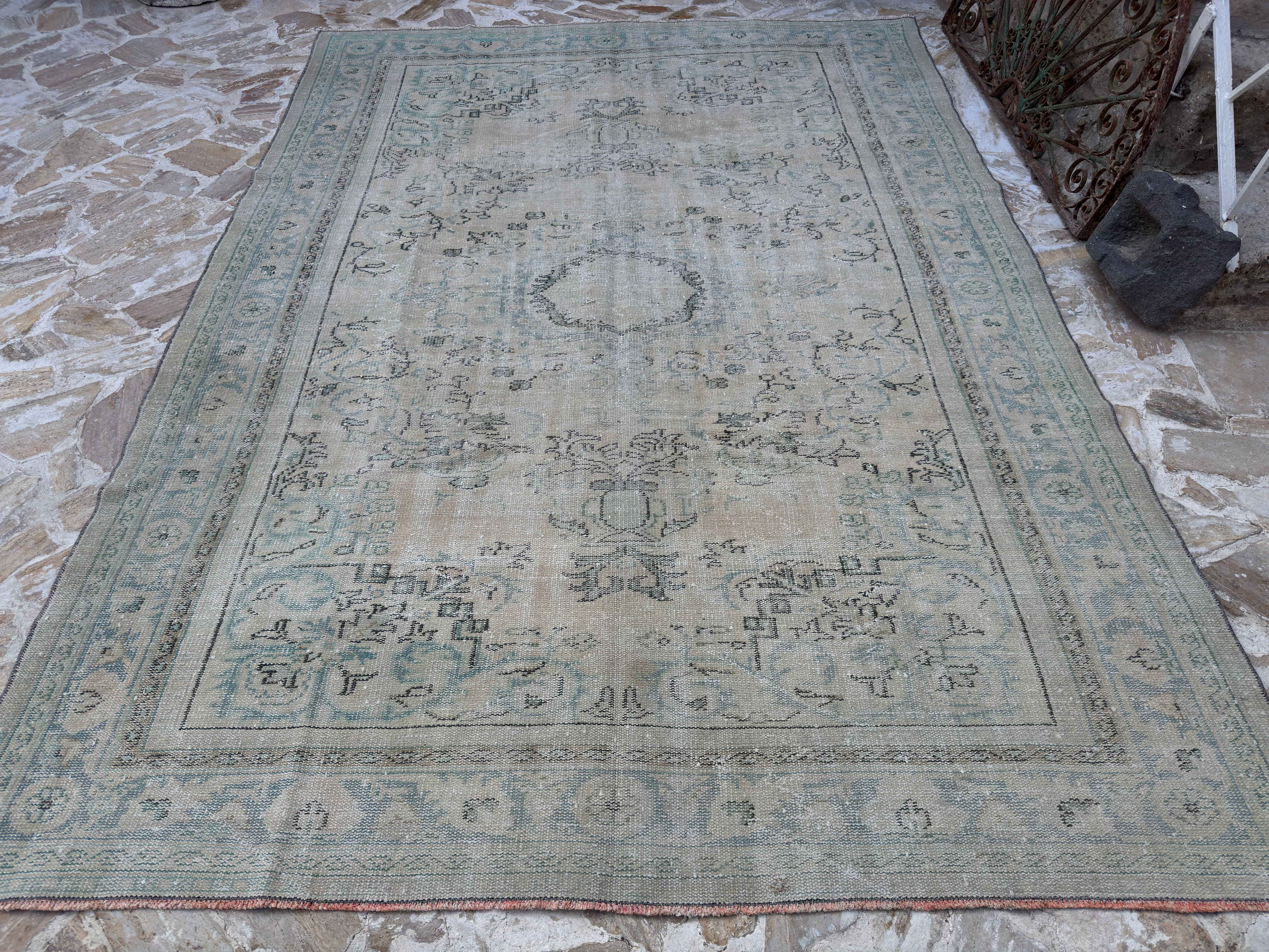 Francine 7’10” x 10’10”