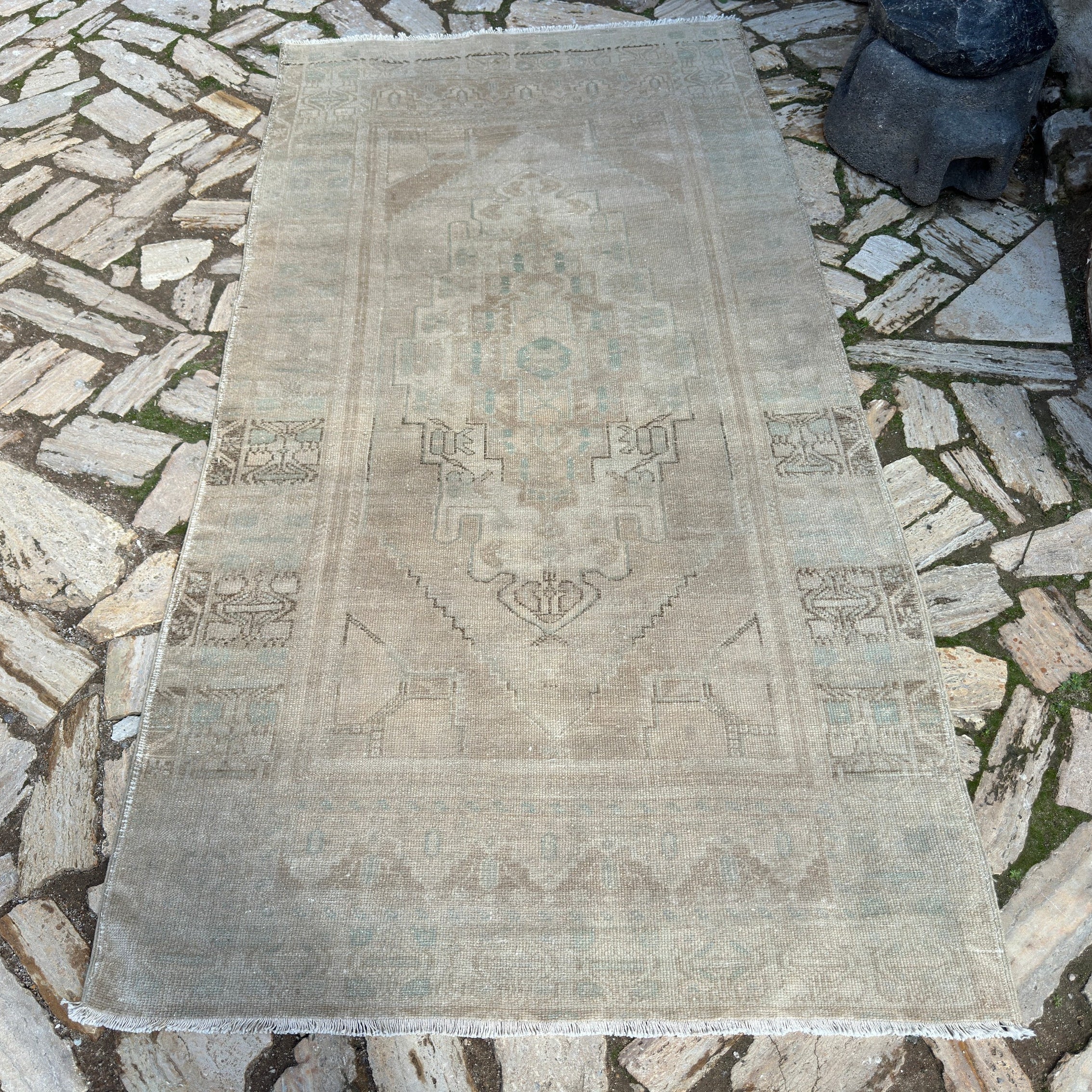Georgia 4'2'' x 8'3''