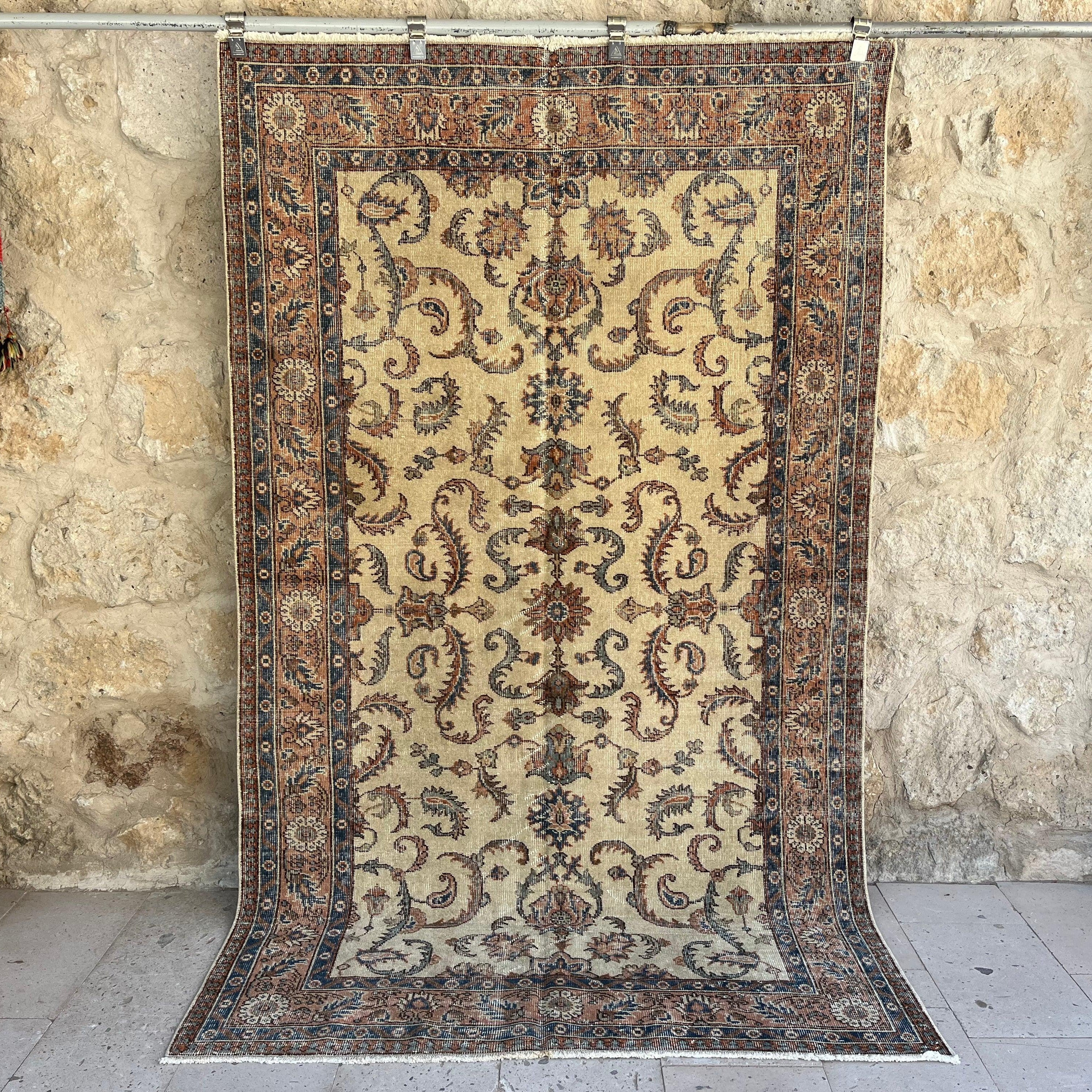 Georgiana 5' x 8'2''