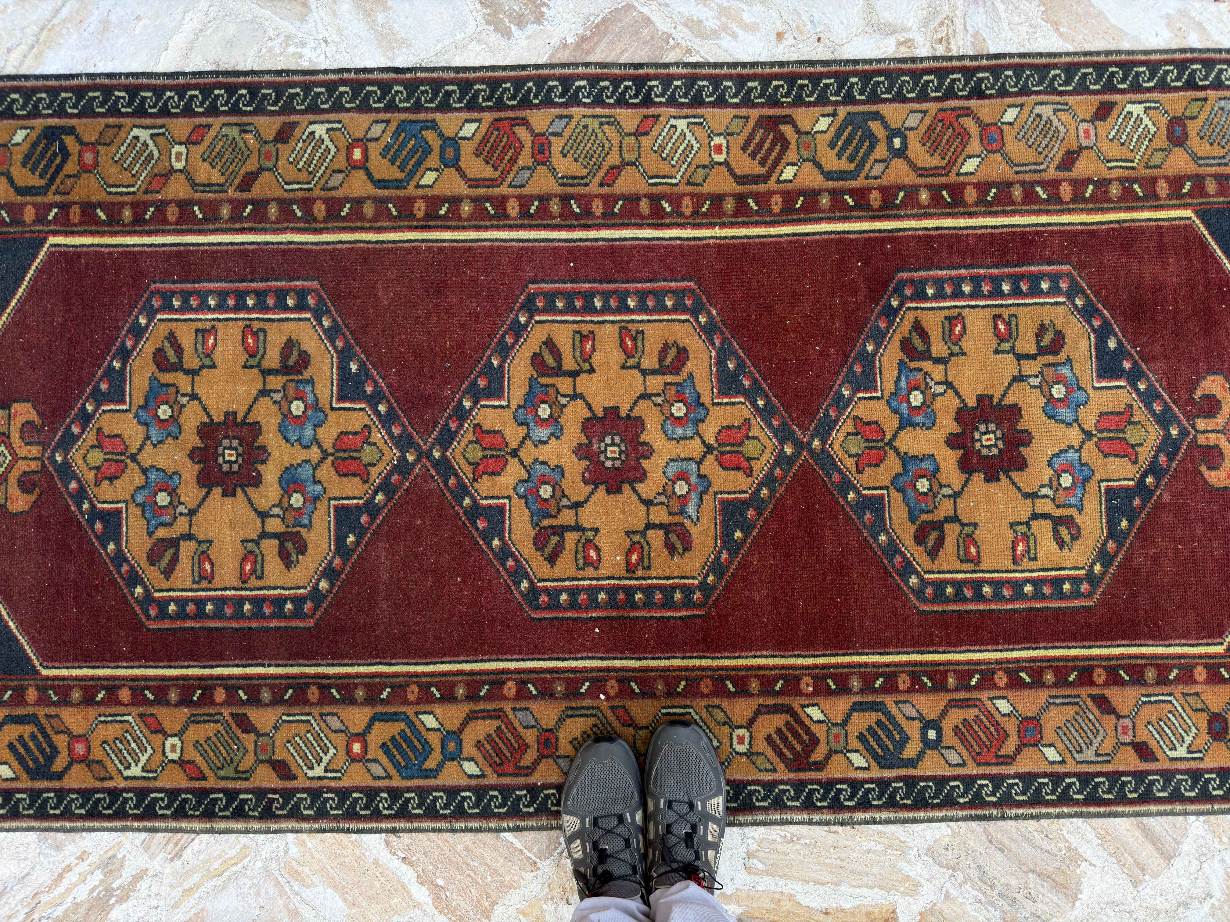 Gerti 3’4” x 9’7”