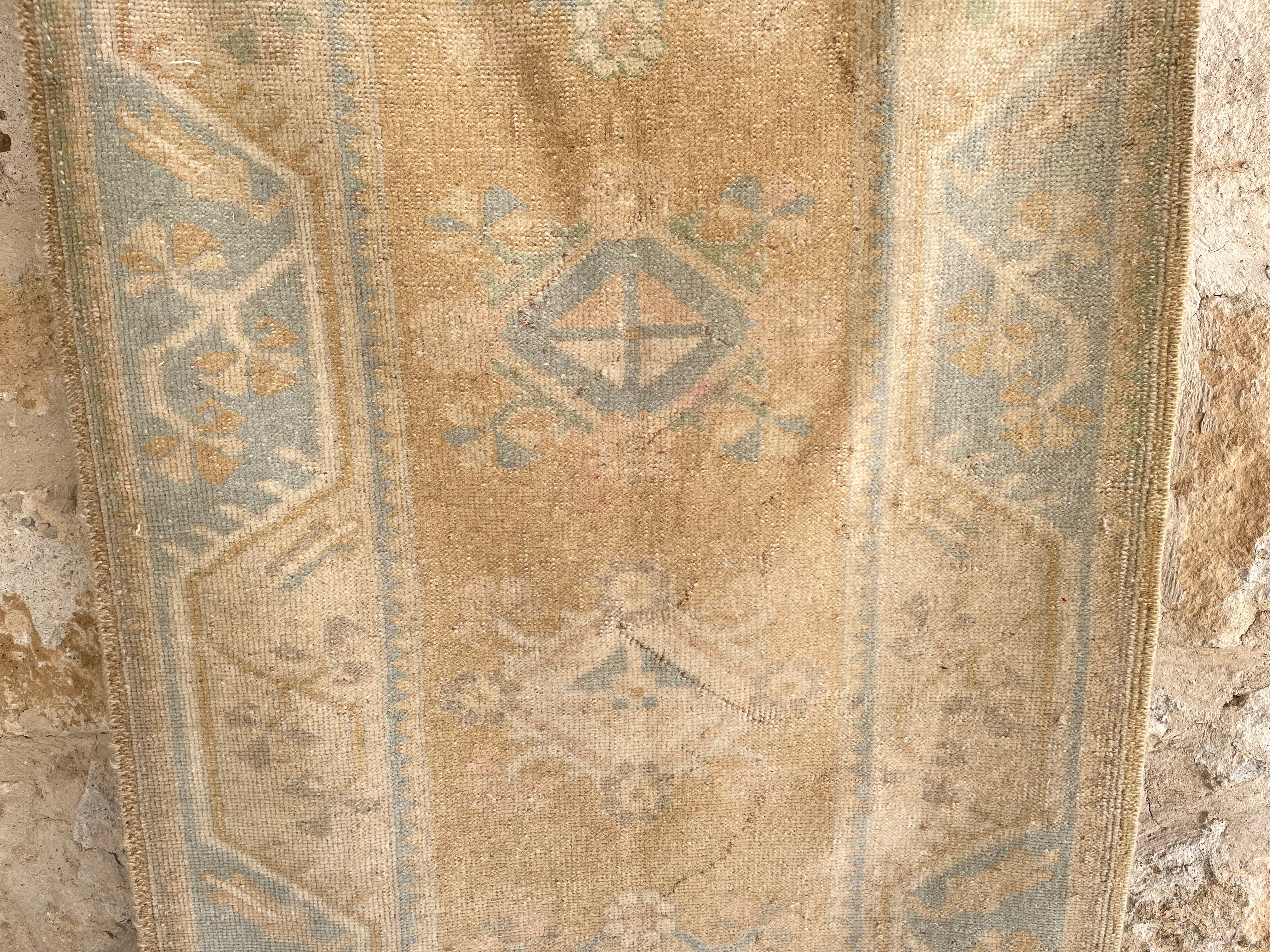 Gifford 2'7'' x 9'9''