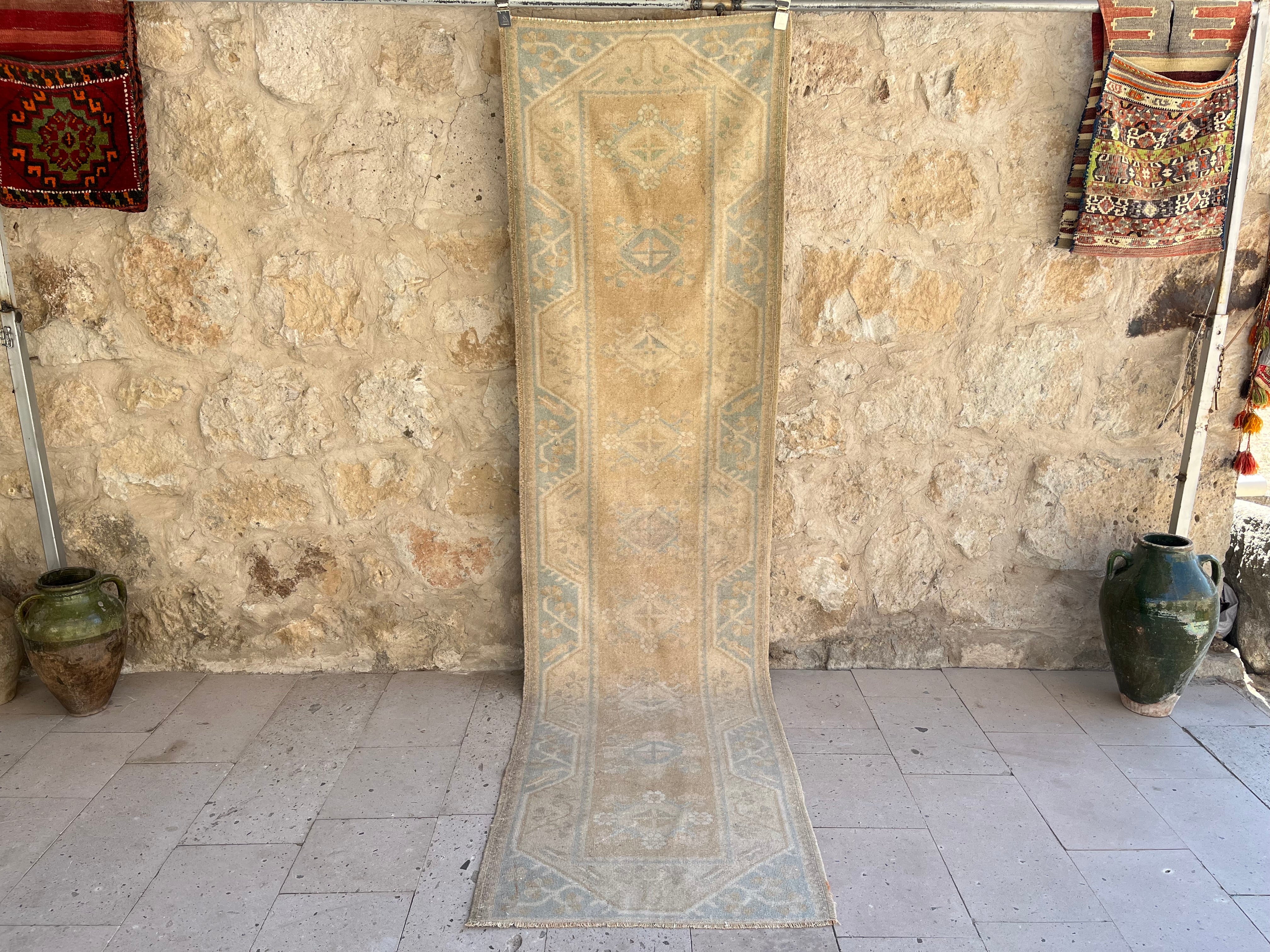 Gifford 2'7'' x 9'9''