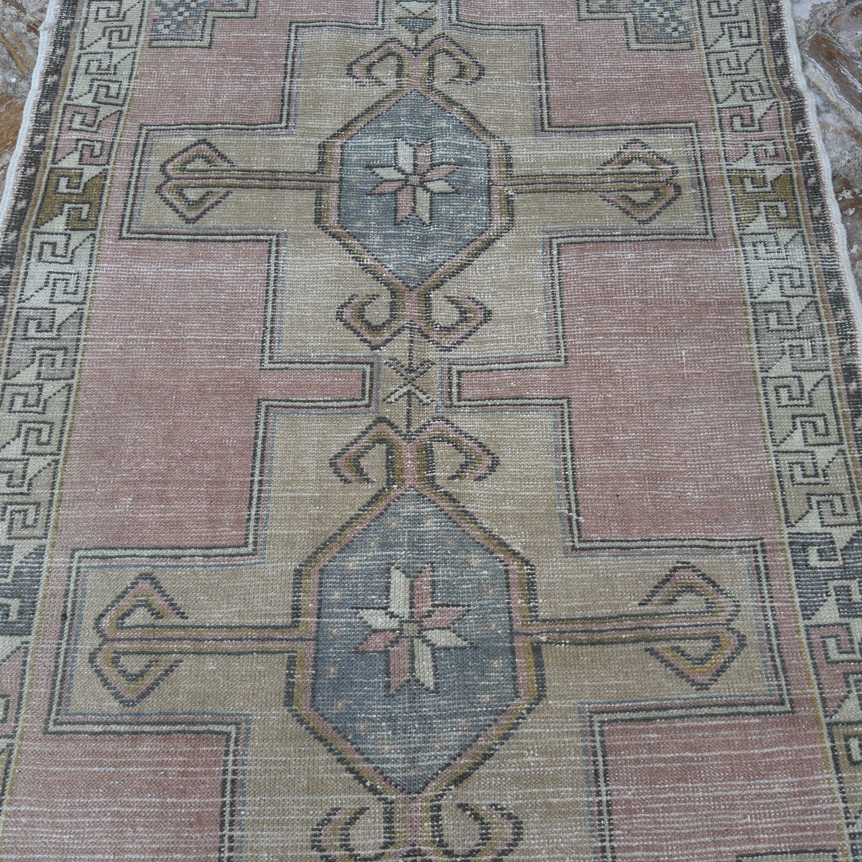 Giralda 4'1" x 8'4"