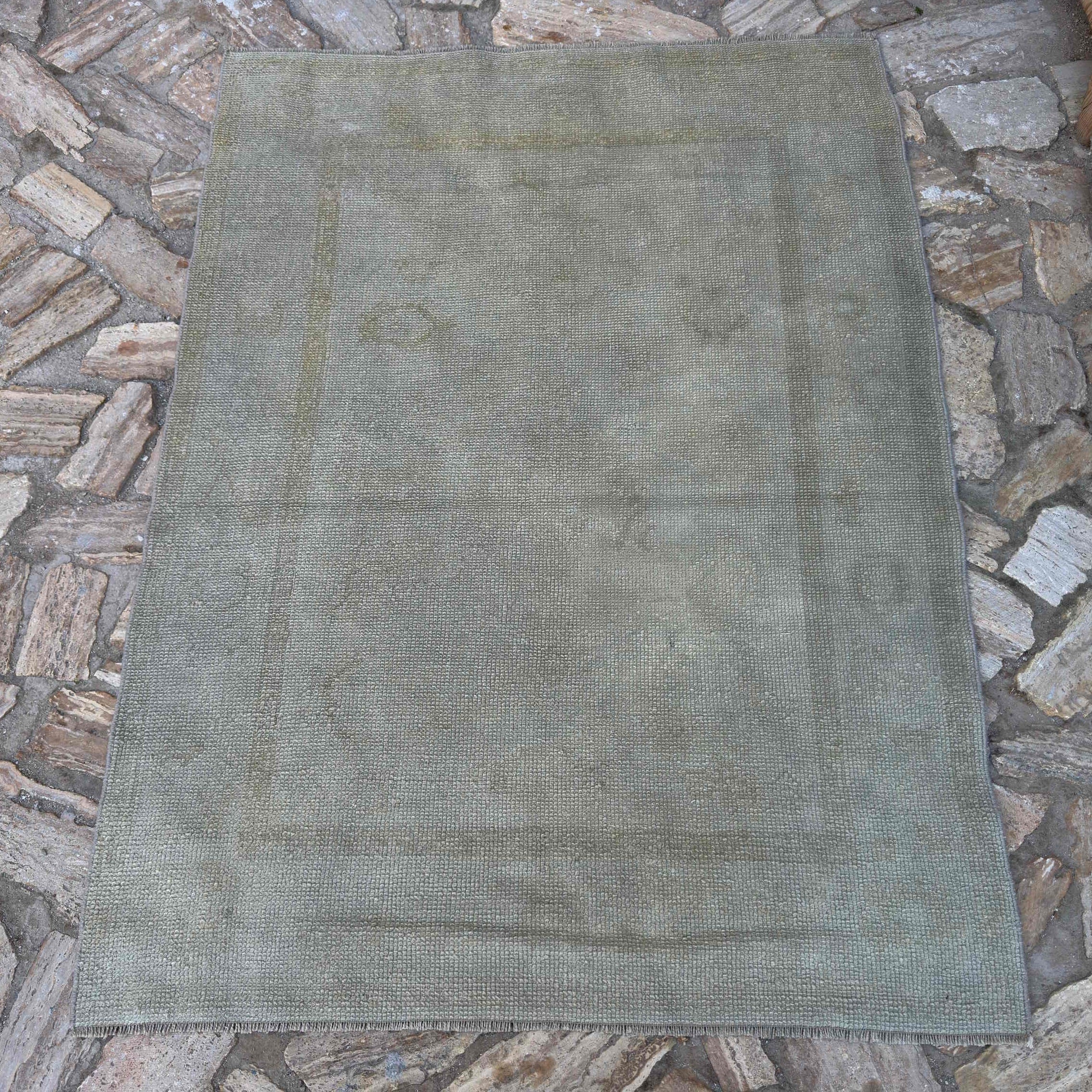 Graham 4' x 5'2"